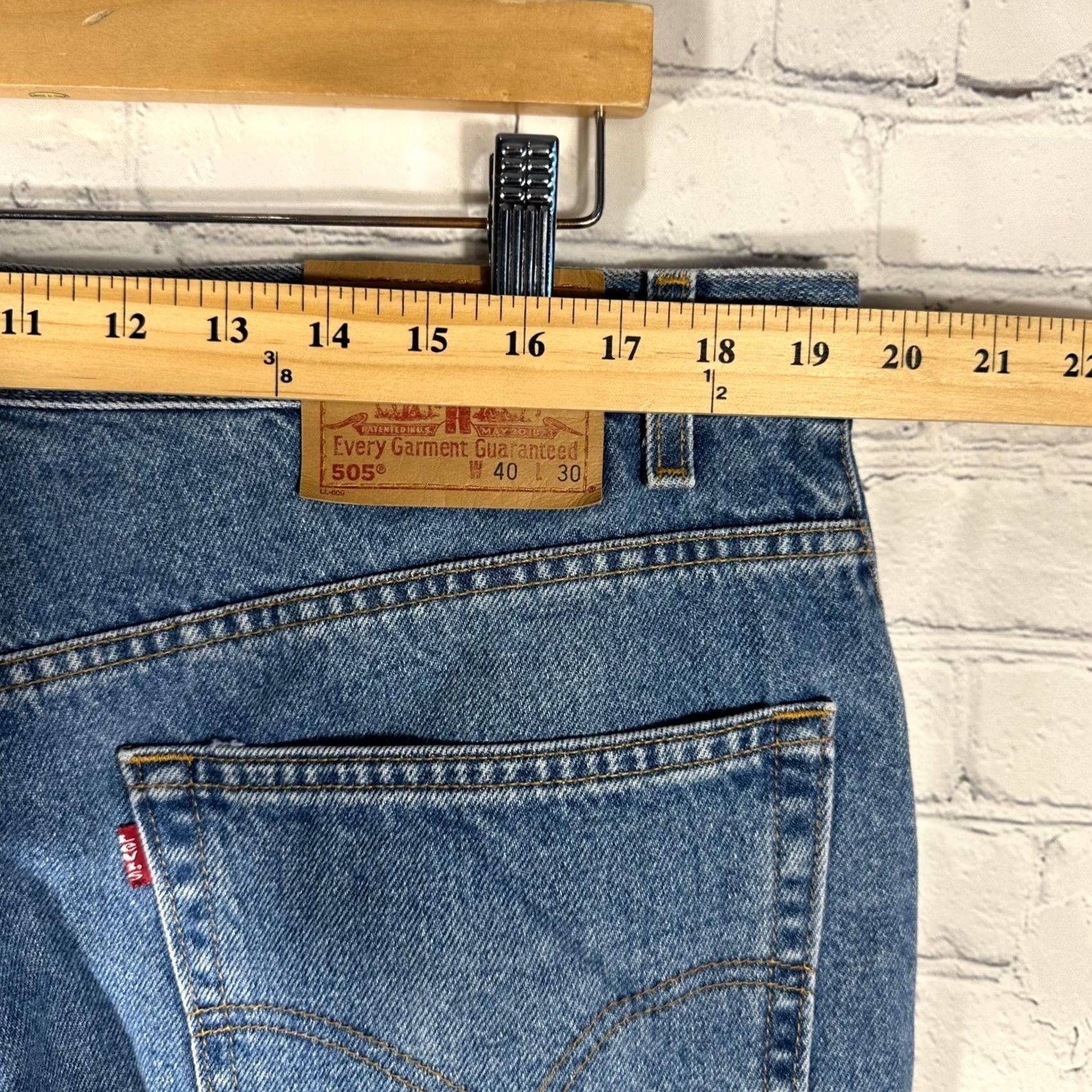 Levi's Levi's 505 Regular Fit Straight Leg Jeans Mens 40x30 Medium Wash Blue Denim Size US 40 / EU 56 - 5 Thumbnail