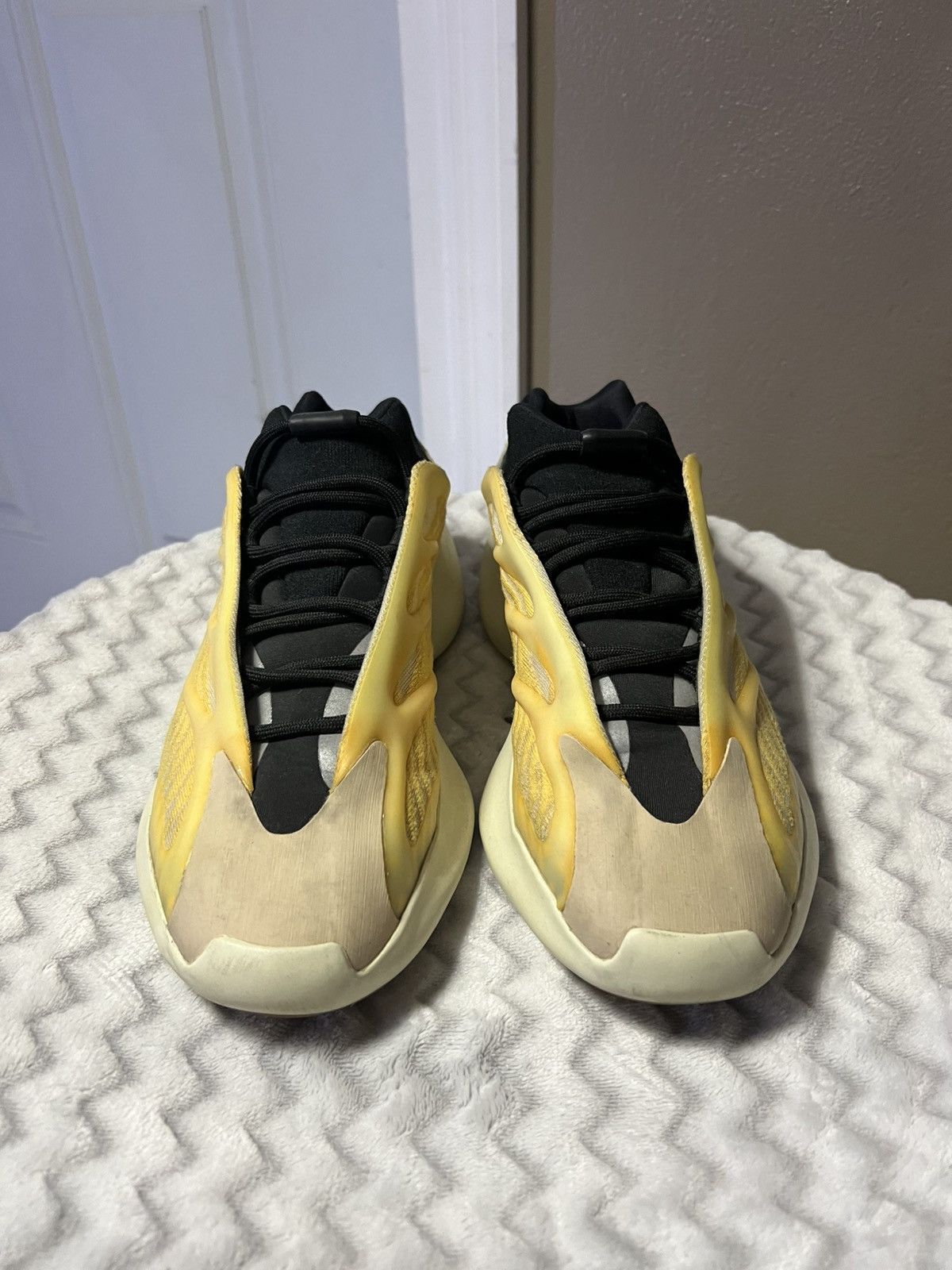Adidas × Yeezy Yeezy Adidas 700 V3 Mono Safflower 9.5 Size US 9.5 / EU 42-43 - 2 Thumbnail