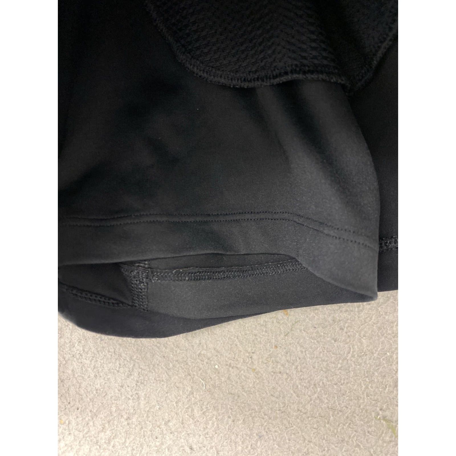 Under Armour VINTAGE Under Armour Women's Athletic Shorts Black M Elastic Waist Cross Training Running 90s Womens Size 32" / US 10 / IT 46 - 3 Thumbnail