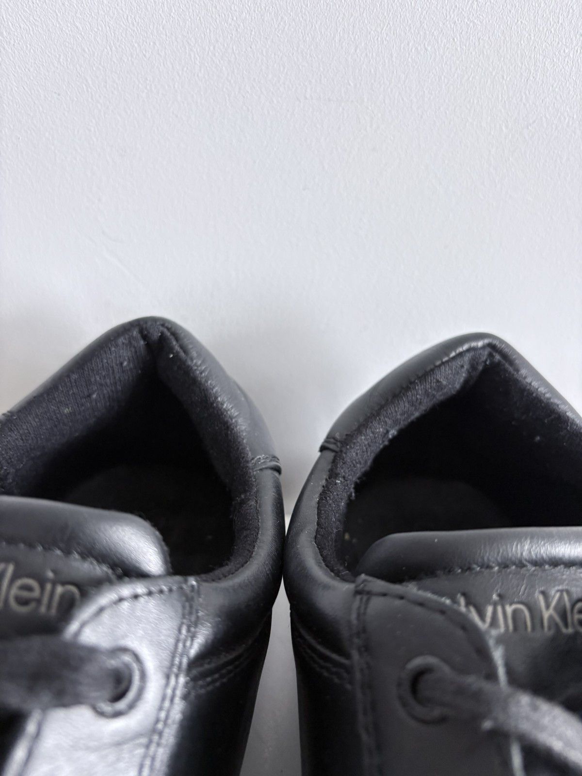 Calvin Klein Calvin Klein leather sneakers zip low top men's size 44 Size US 11 / EU 44 - 7 Thumbnail