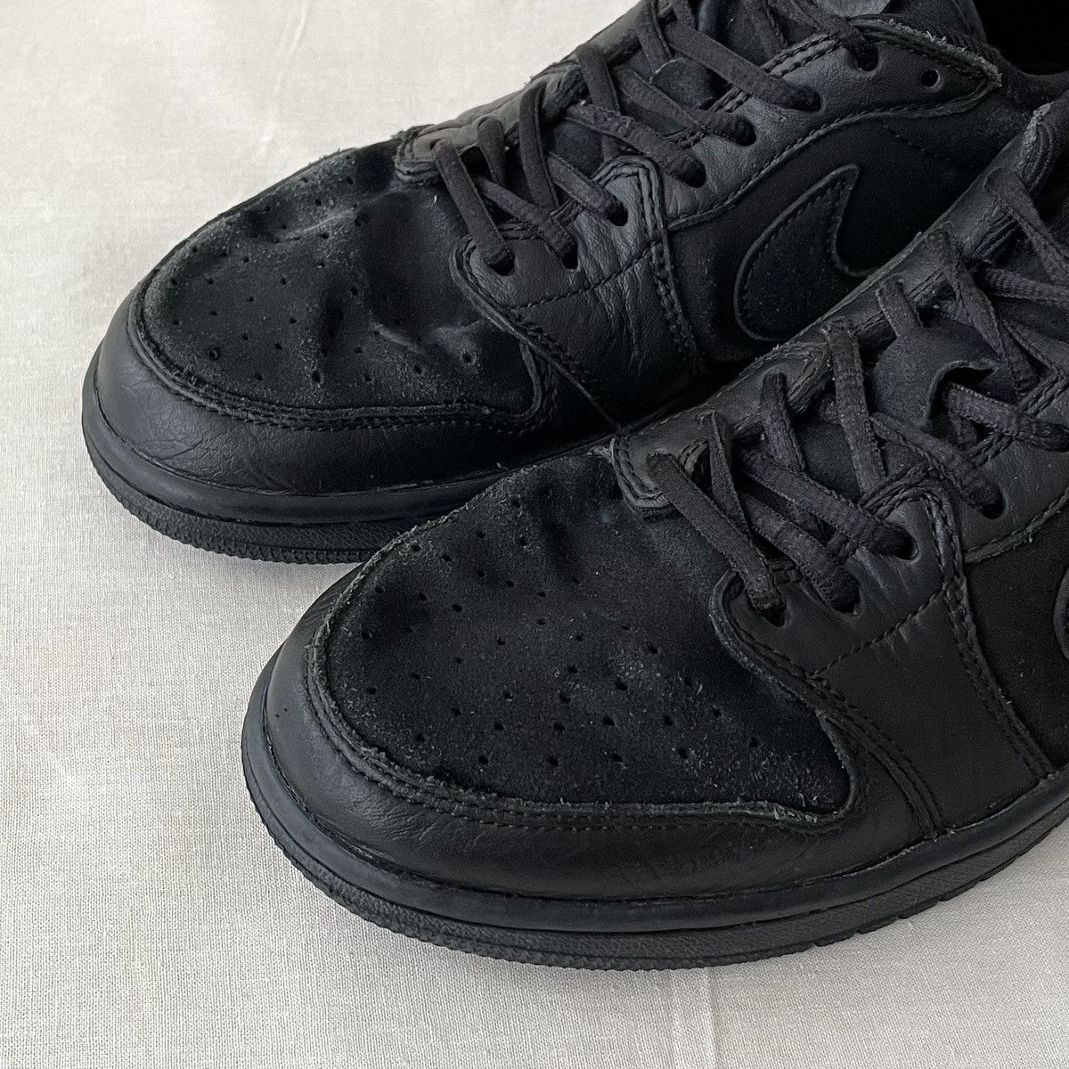 Jordan Brand Nike Air Jordan 1 Low Premium Tripple Black JP 919701-010 Size US 9 / EU 42 - 6 Thumbnail