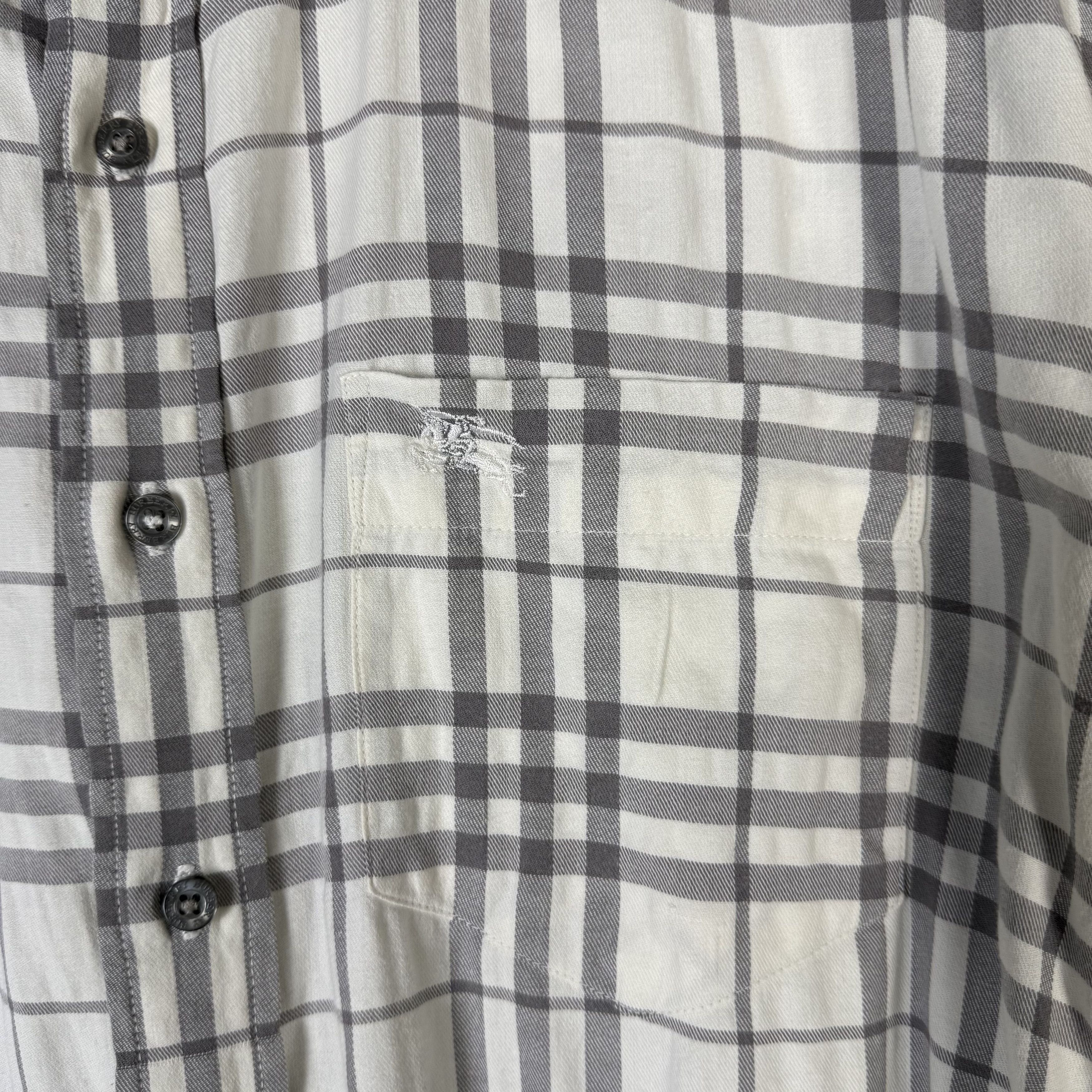 Burberry Vintage Burberry Button Down Shirt Size US M / EU 48-50 / 2 - 3 Thumbnail