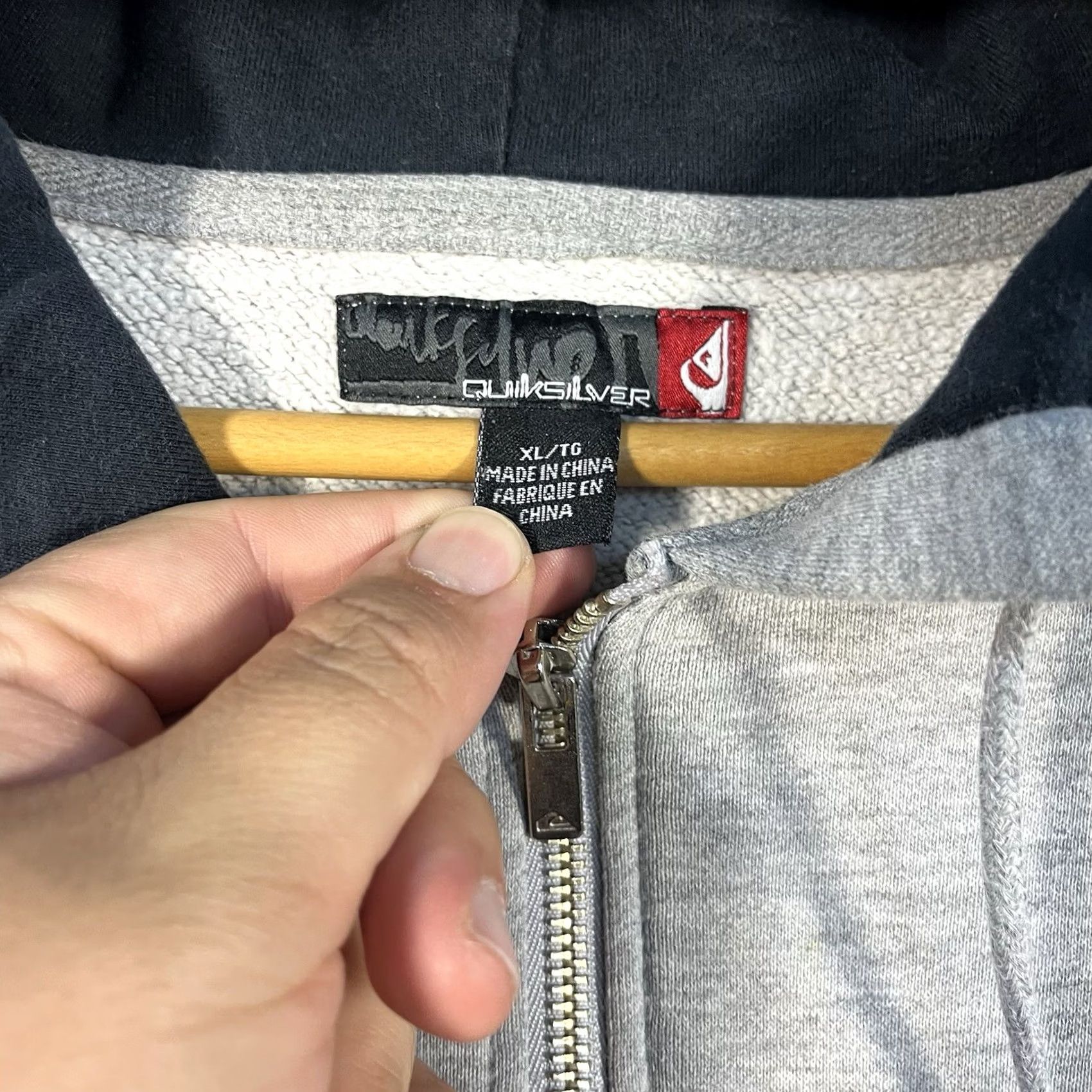 Quiksilver VINTAGE Quiksilver Hoodie Mens XL Gray Full Zip Surf Skate Spellout Y2K Grunge RARE Size US XL / EU 56 / 4 - 7 Thumbnail