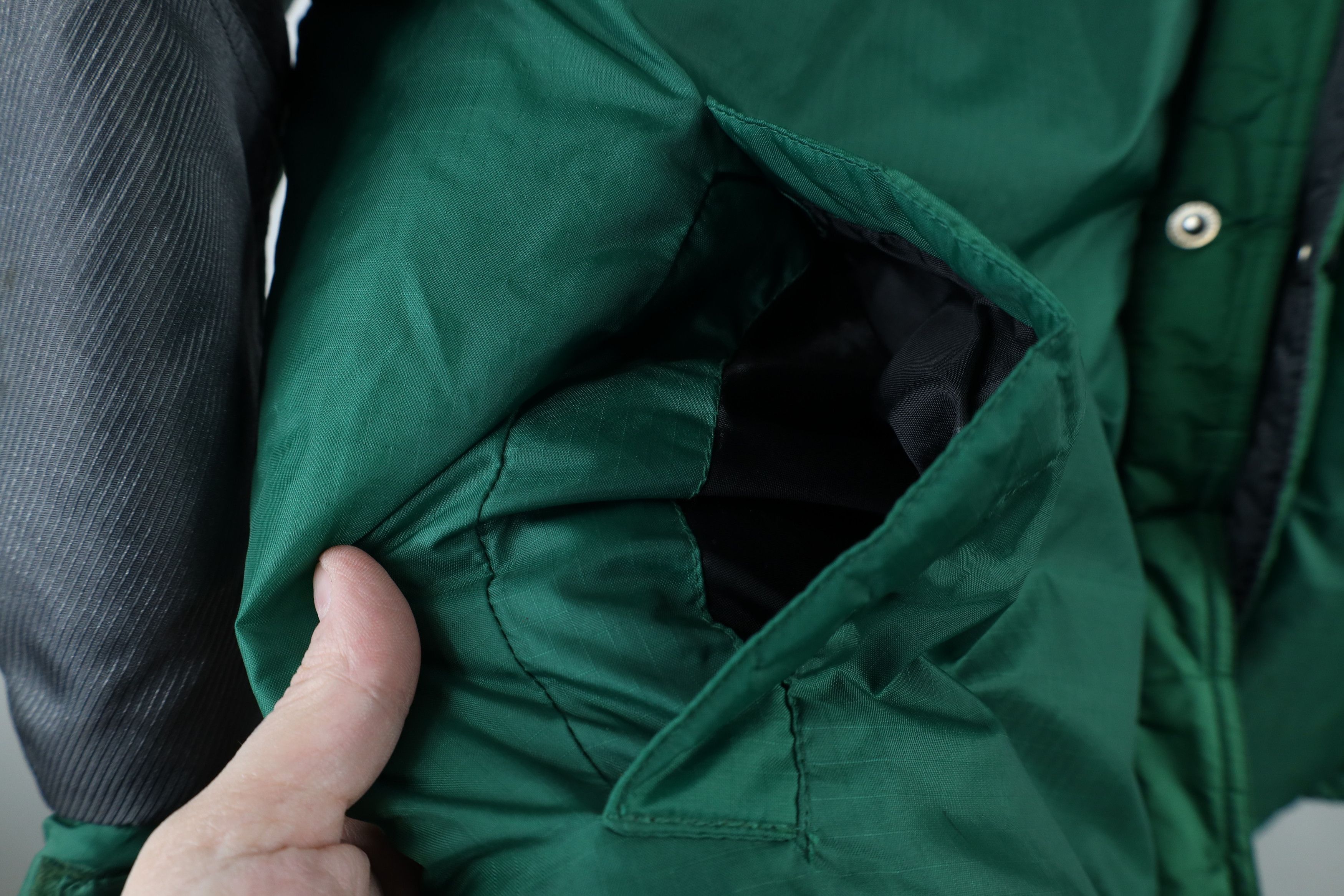 Vintage Vintage 90s Streetwear Block Snowboard Parka Jacket Coat Size US L / EU 52-54 / 3 - 8 Thumbnail