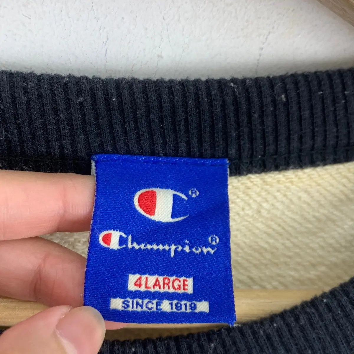 Champion Vintage CHAMPION PRODUCTS Center Logo XXXL Sweatshirt Size US XXL / EU 58 / 5 - 9 Thumbnail