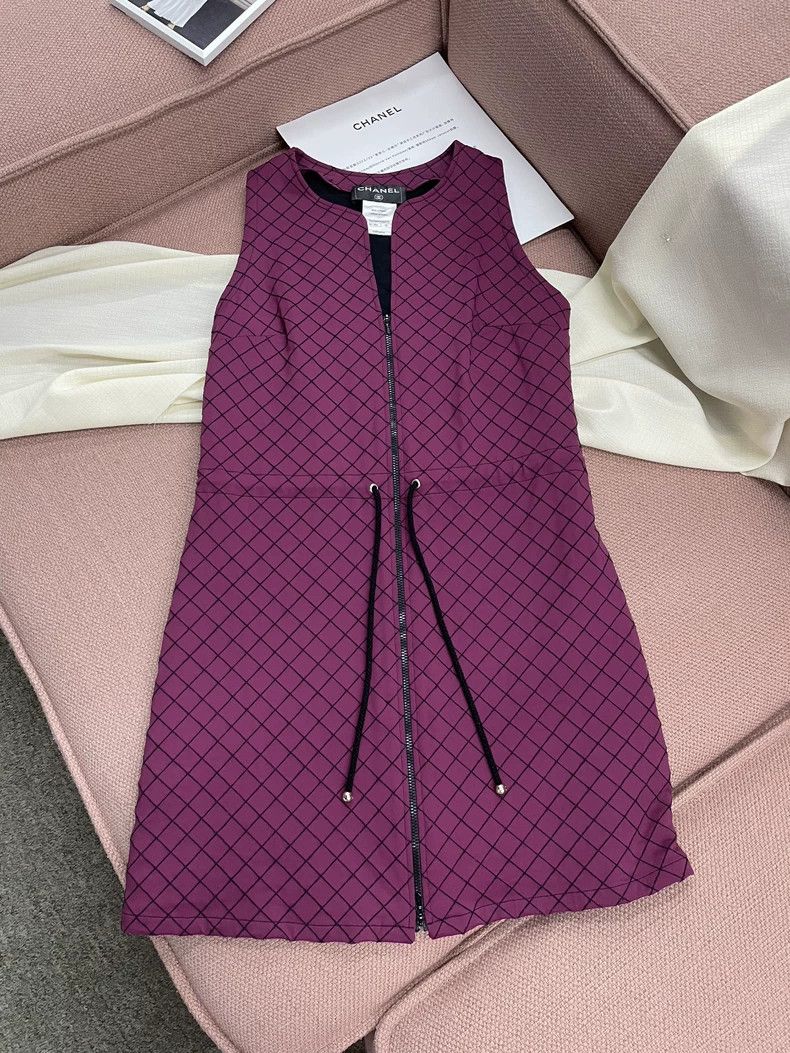 Chanel Chanel Red Plaid Sleeveless Dress Size US S / EU 44-46 / 1 - 1 Thumbnail
