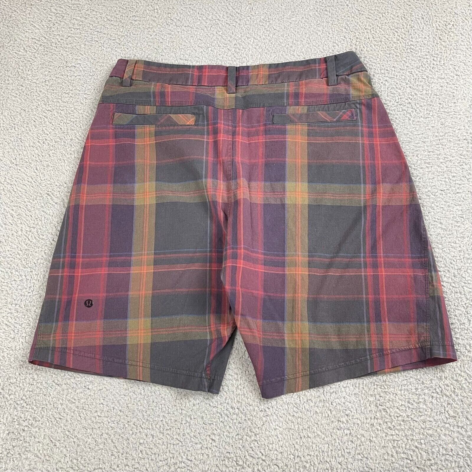 Lululemon Lululemon Plaid Casual Outdoor Flat Front Pockets Short Size US 38 / EU 54 - 2 Thumbnail