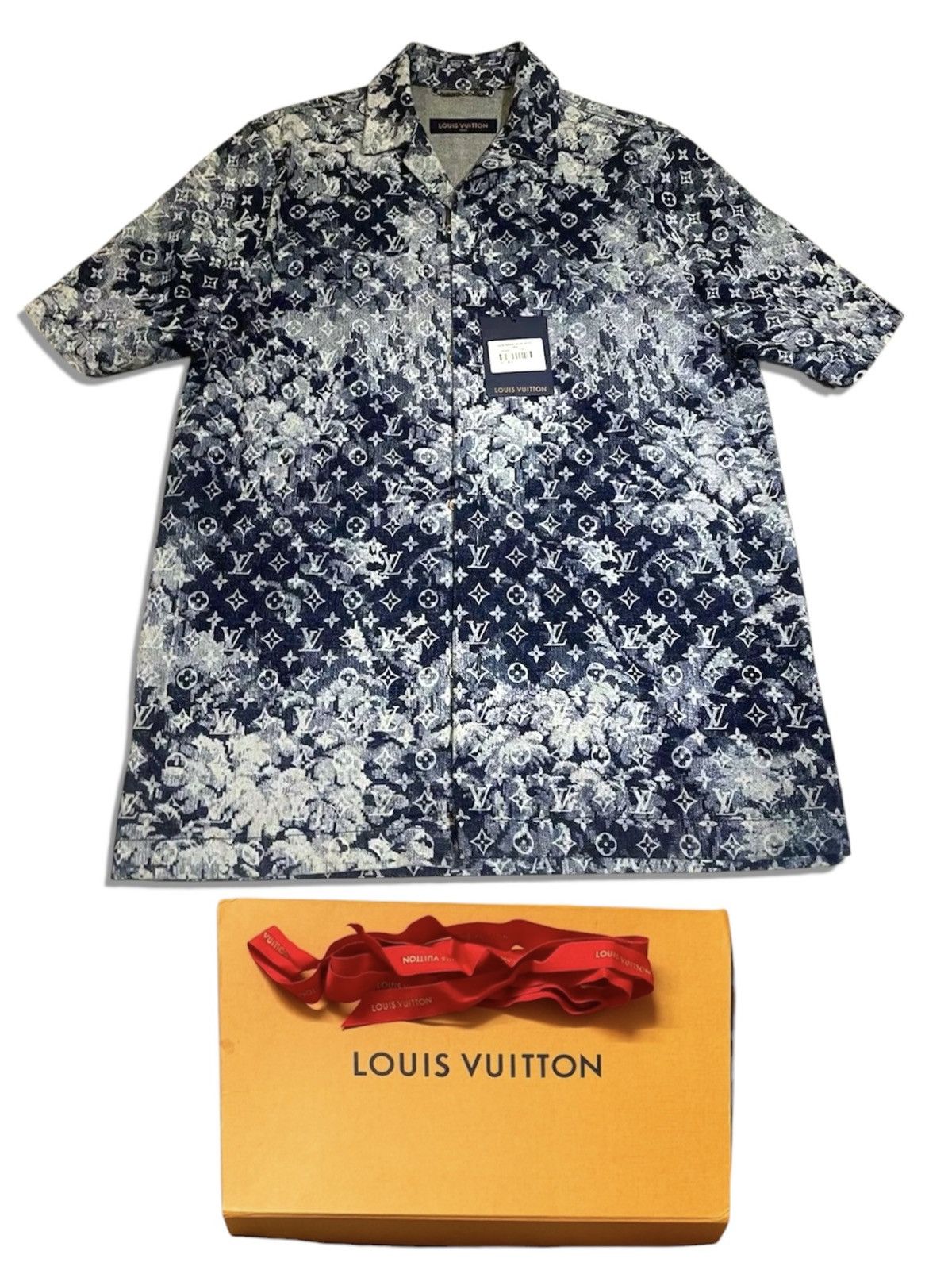 Louis Vuitton Louis Vuitton L Tapestry Short Sleeves Denim Shirt Monogram Size US L / EU 52-54 / 3 - 1 Thumbnail
