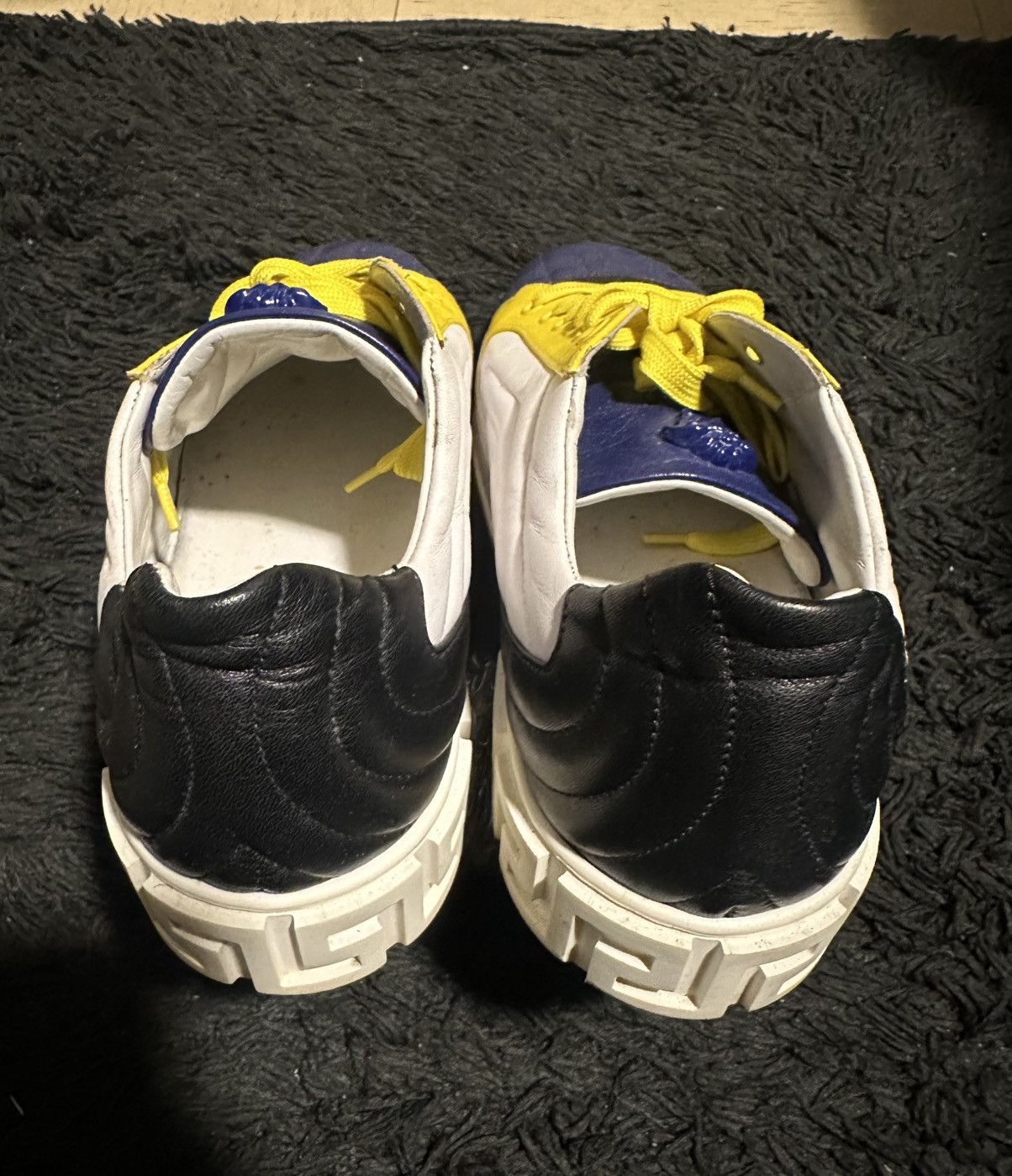 Versace Versace Men's Quilted Medusa Leather Trainers SIZE 9 (42) Size US 9 / EU 42 - 4 Thumbnail