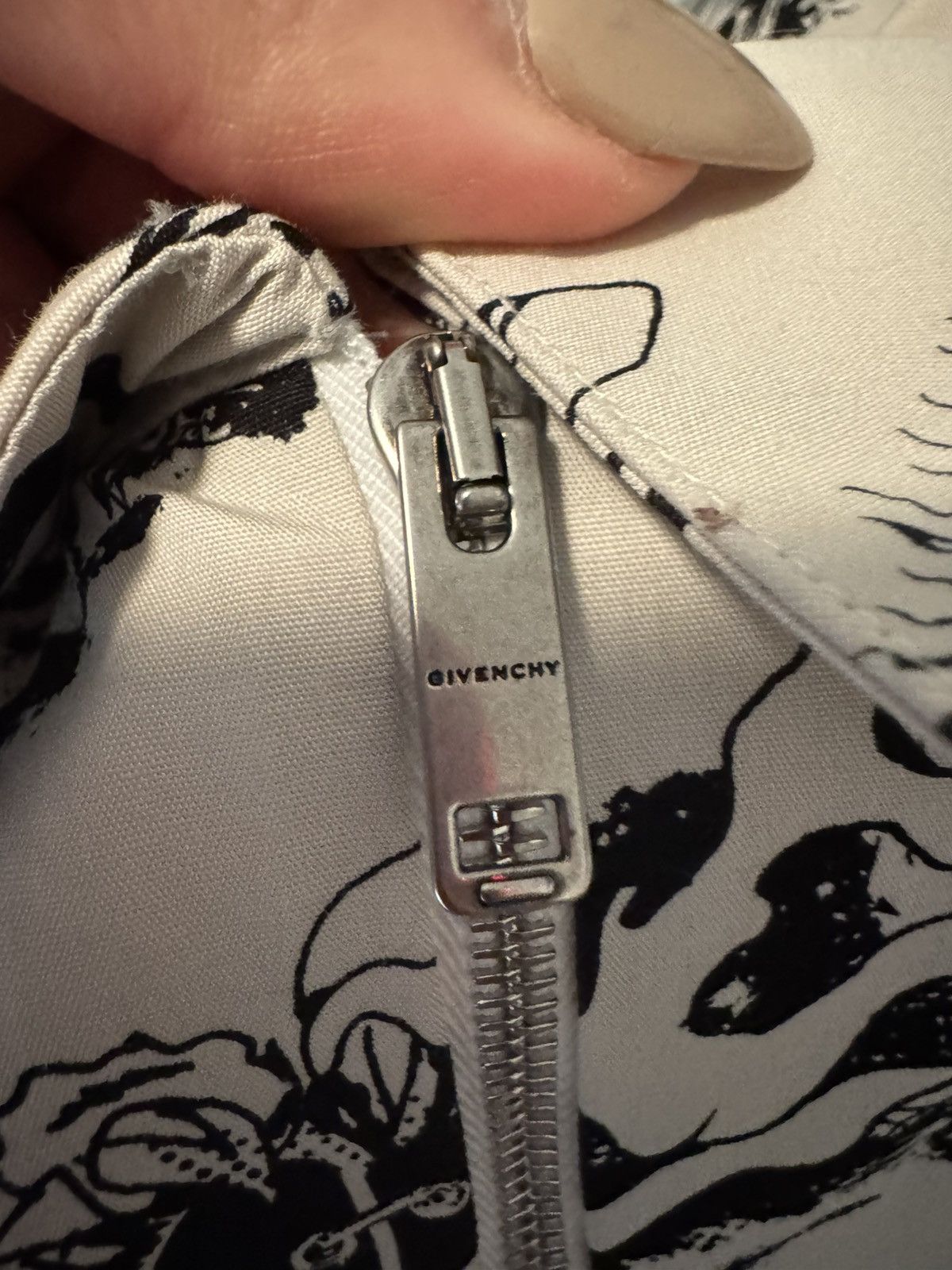 Givenchy SAMPLE SALE GIVENCHY SKULL ZIPPER TOP Size US M / EU 48-50 / 2 - 4 Thumbnail