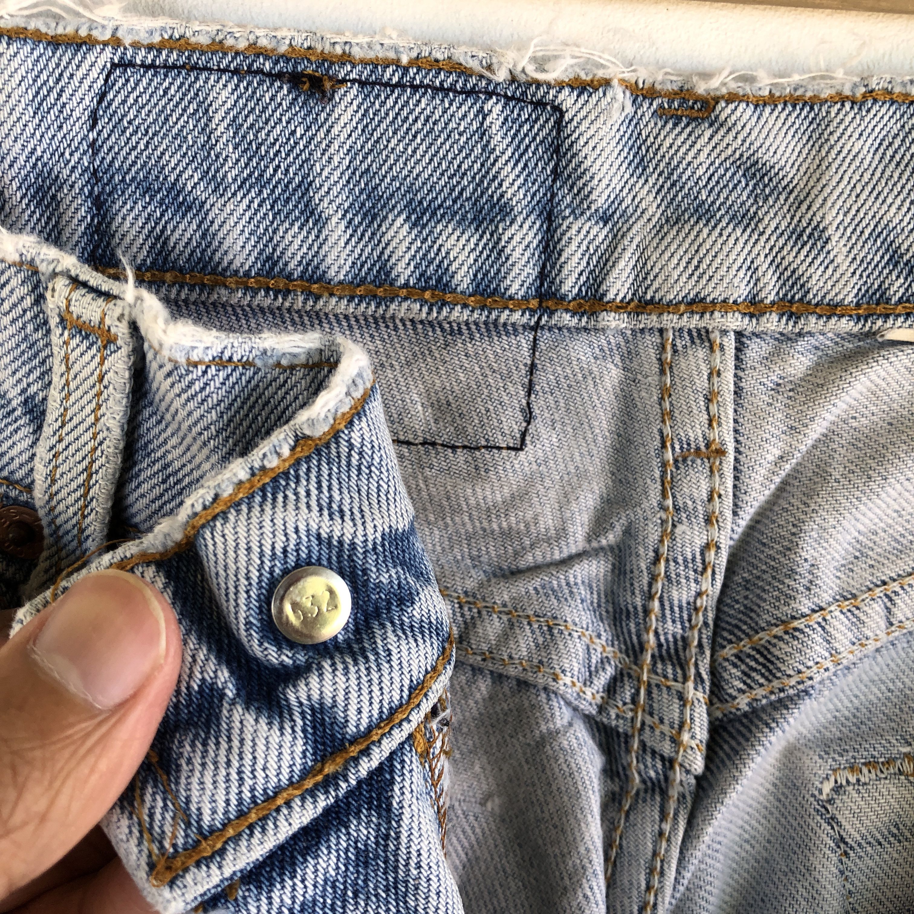 Levi's Vintage Levis 560 Light Wash Jeans Levi's Painter Denim Size 28" / US 6 / IT 42 - 7 Thumbnail