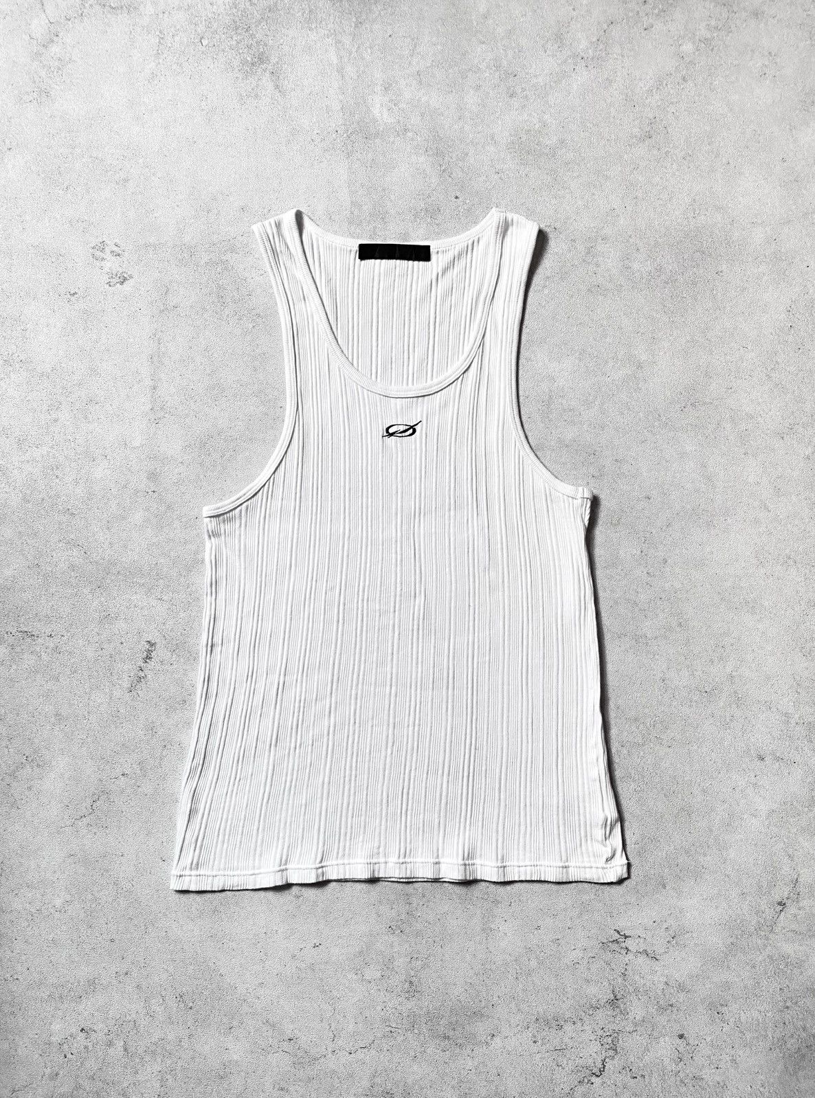 If Six Was Nine 51 PERCENT IRREGULAR EMBROIDERY LOGO SLEEVELESS WHT Size US XL / EU 56 / 4 - 1 Thumbnail