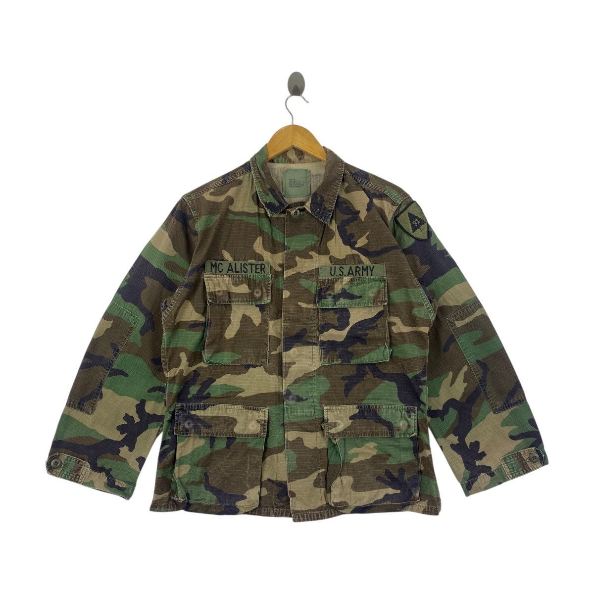 Vintage Vintage Combat Woodland Camouflage Shirt Mens Small Button Size US S / EU 44-46 / 1 - 1 Thumbnail