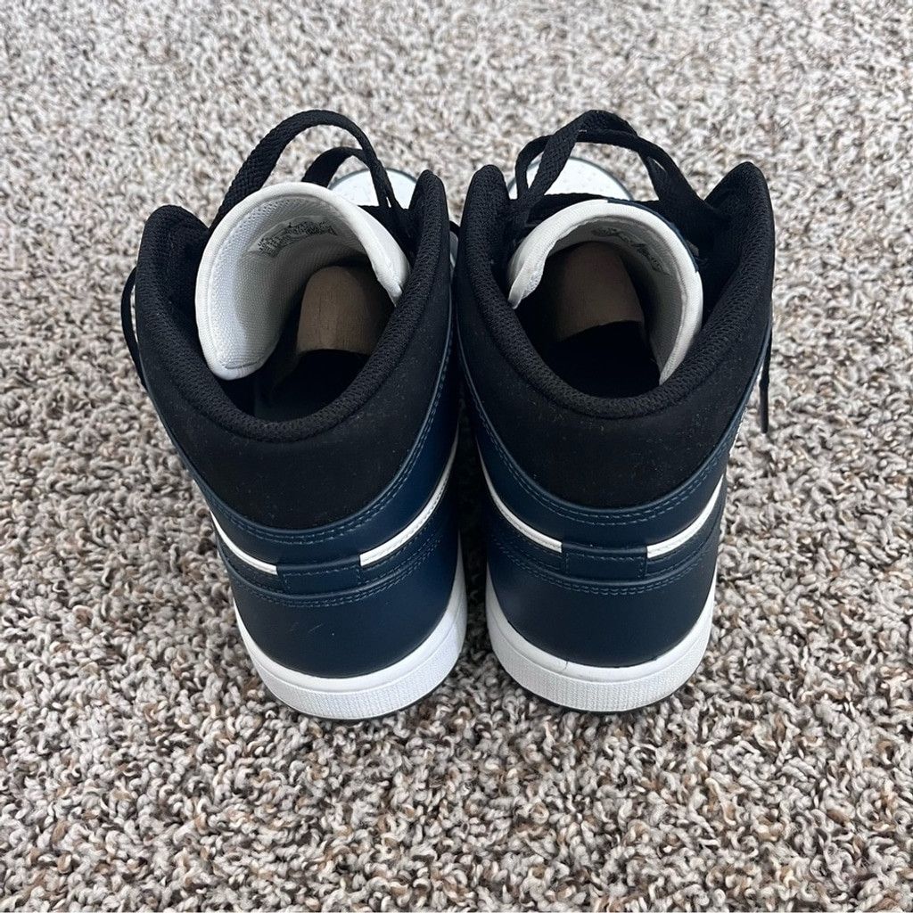 Jordan Brand EUC Air Jordan 1 Mid Sneakers in Armory Navy - M10.5/ W 12 Size US 10.5 / EU 43-44 - 3 Thumbnail