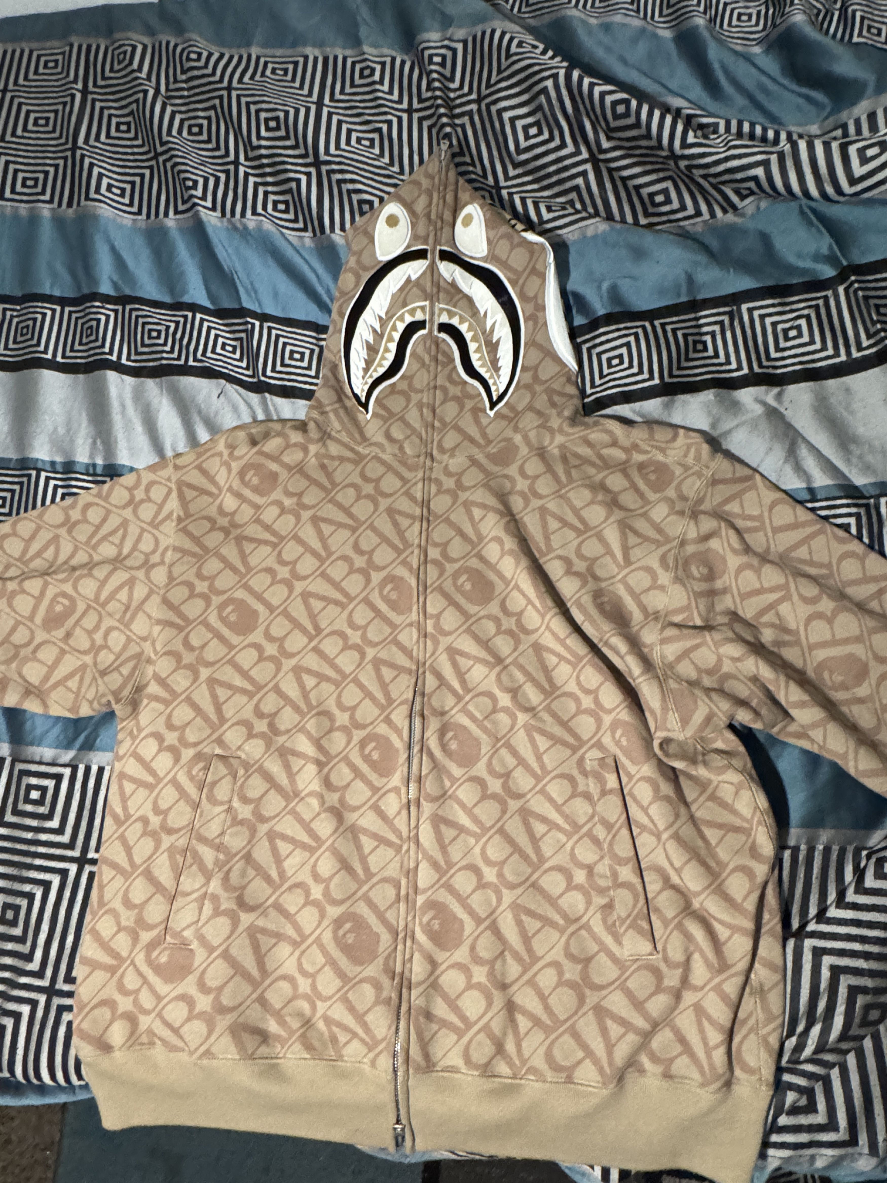 Bape Bape Sport Monogram Shark Hoodie Beige Size US L / EU 52-54 / 3 - 1 Thumbnail