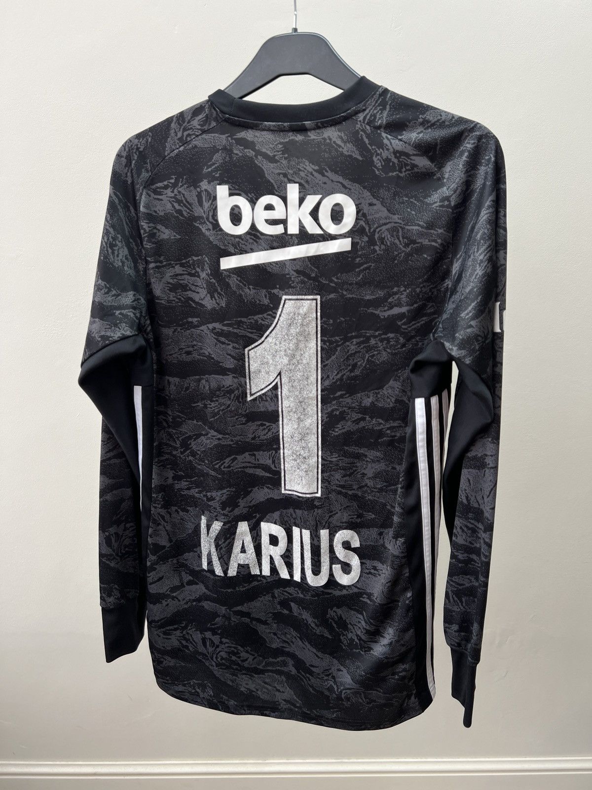 Adidas Adidas Besiktas Karius Jersey Goalkeeper shirt 2019 - 2020 Size US S / EU 44-46 / 1 - 9 Thumbnail