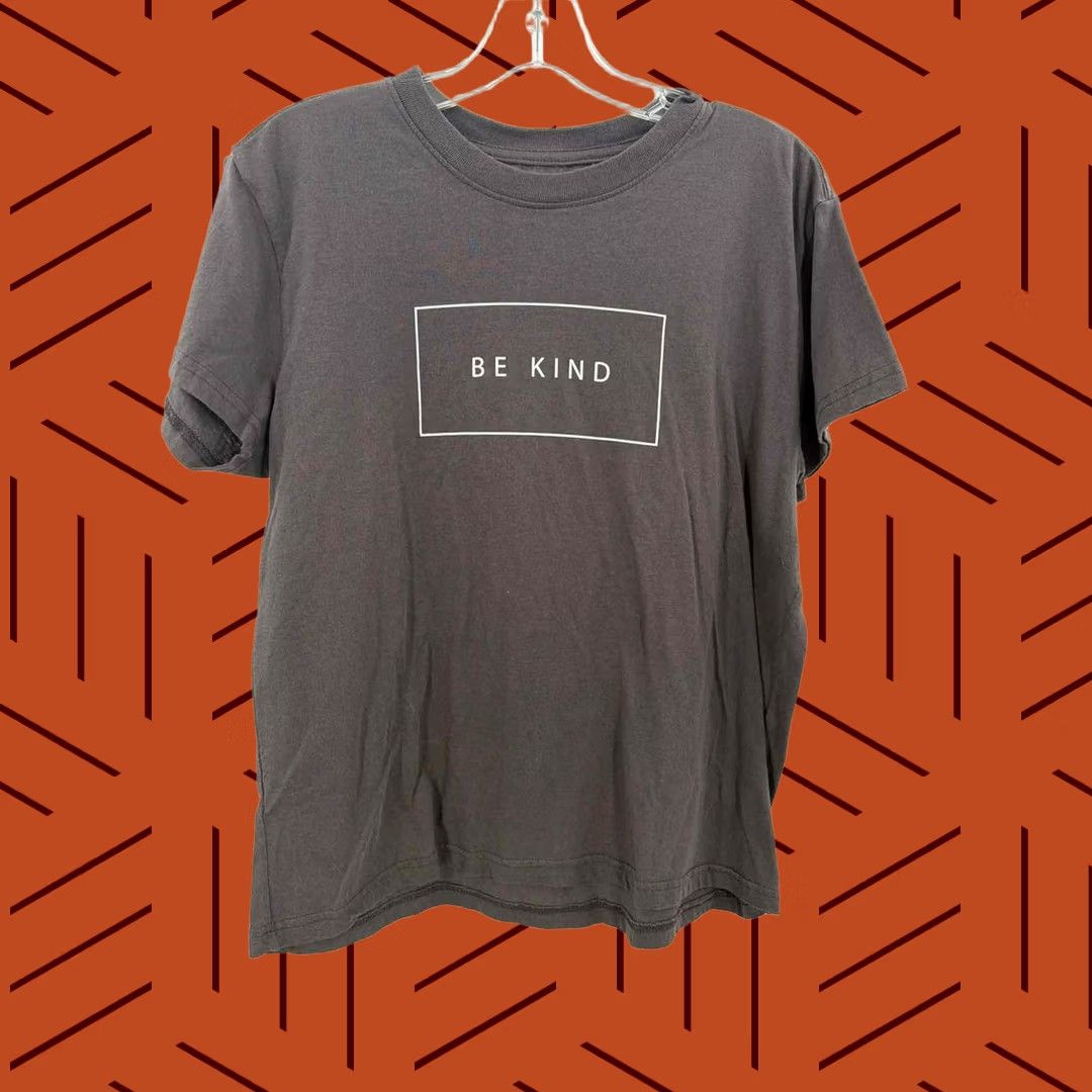 Vintage Pre-Owned Doe Grey Size Medium Graphic T-shirt Size M / US 6-8 / IT 42-44 - 1 Thumbnail