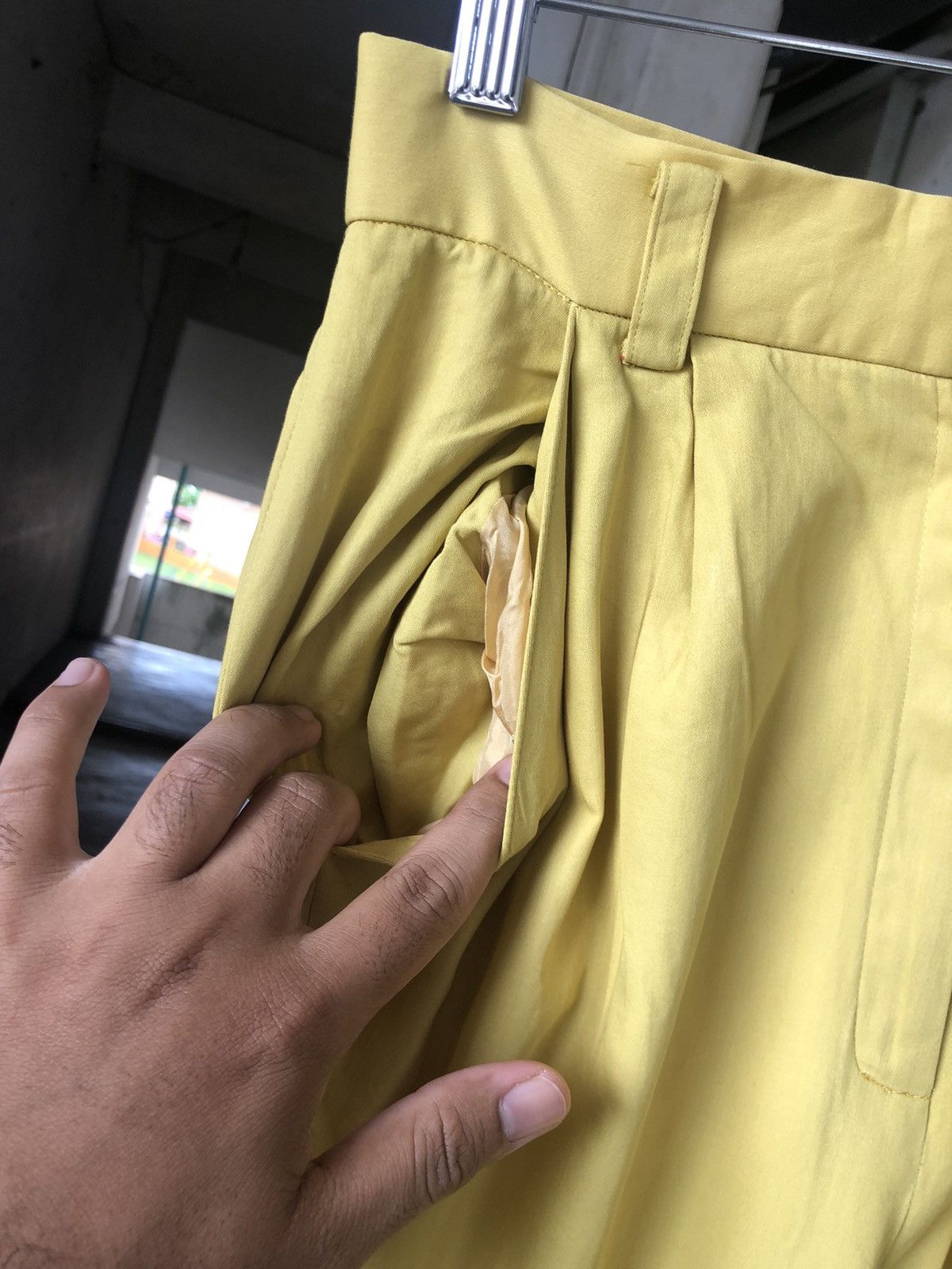 Balenciaga Vintage 90s Balenciaga Paris Yellow Trouser Pants Size 26" / US 2 / IT 38 - 11 Thumbnail