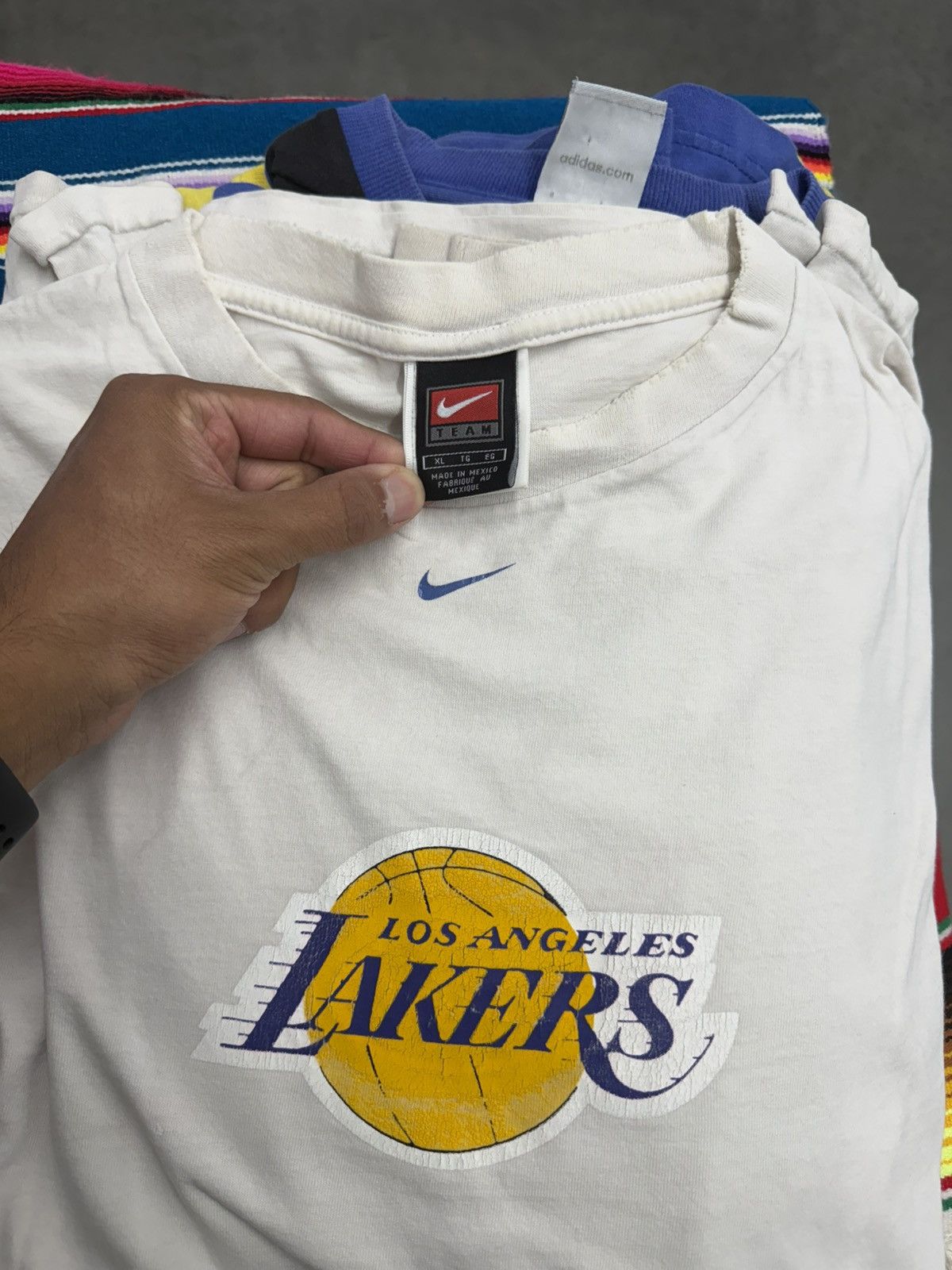 Nike Los Angeles Lakers Nike White Longsleeve Shirt Center Swoosh Size US XL / EU 56 / 4 - 6 Thumbnail