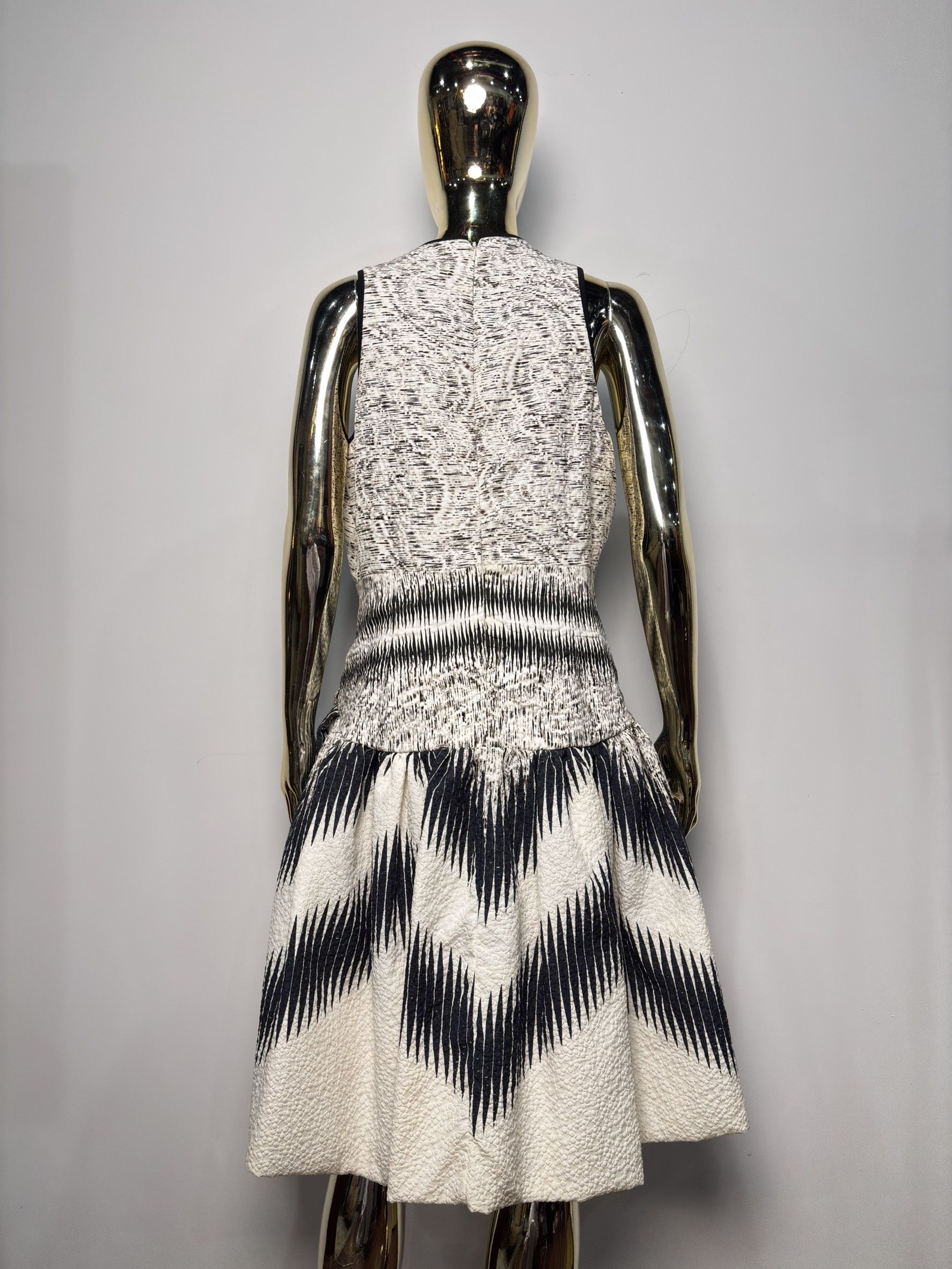Peter Pilotto Peter Pilotto Sleeveless Textured Jacquard Dress Size XL / US 12-14 / IT 48-50 - 8 Thumbnail