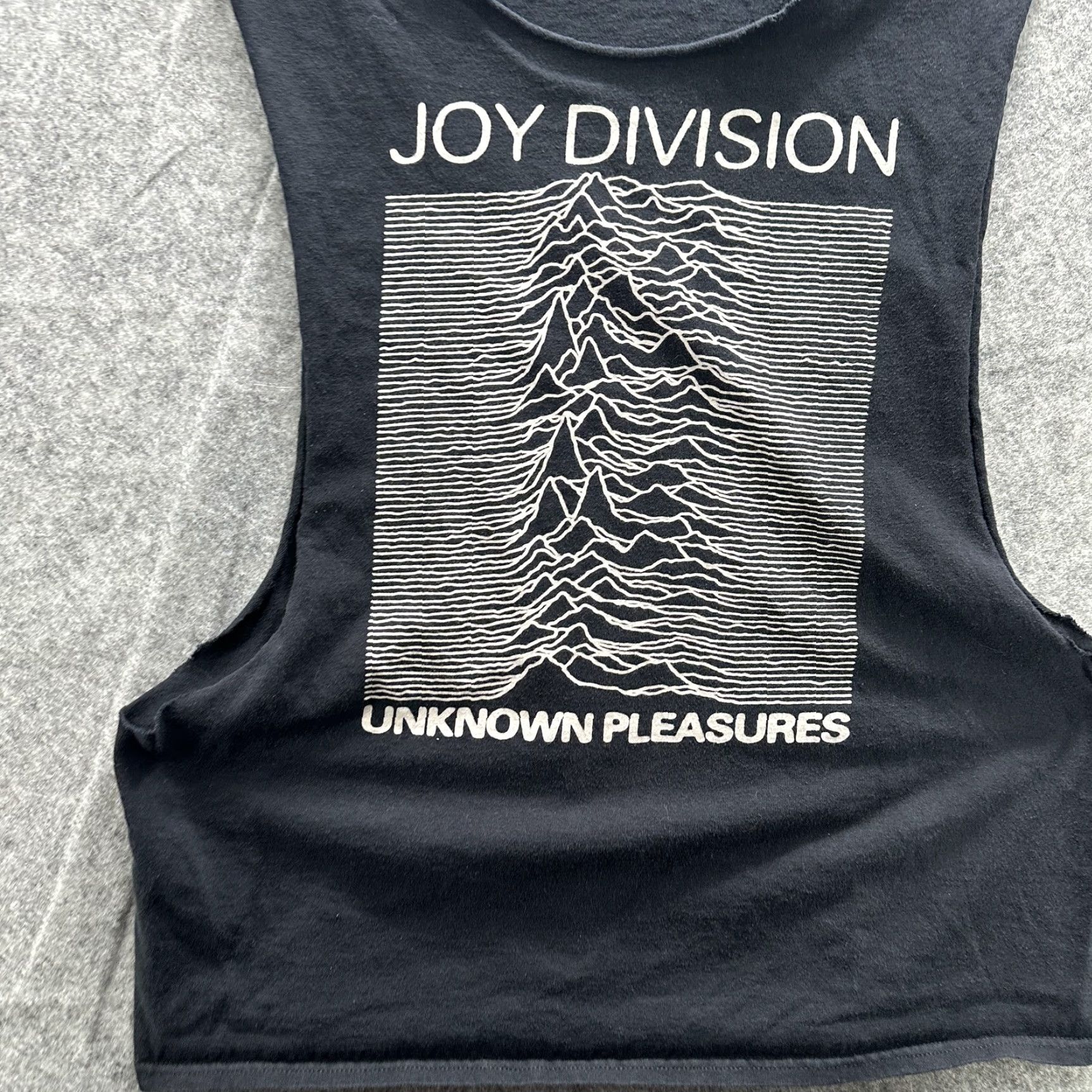 Pleasures VINTAGE Joy Division Shirt Men M Unknown Pleasures Tank Top Sleeveless Black Unknown Pleasures Graphic Punk Grunge Mens M Size US M / EU 48-50 / 2 - 3 Thumbnail