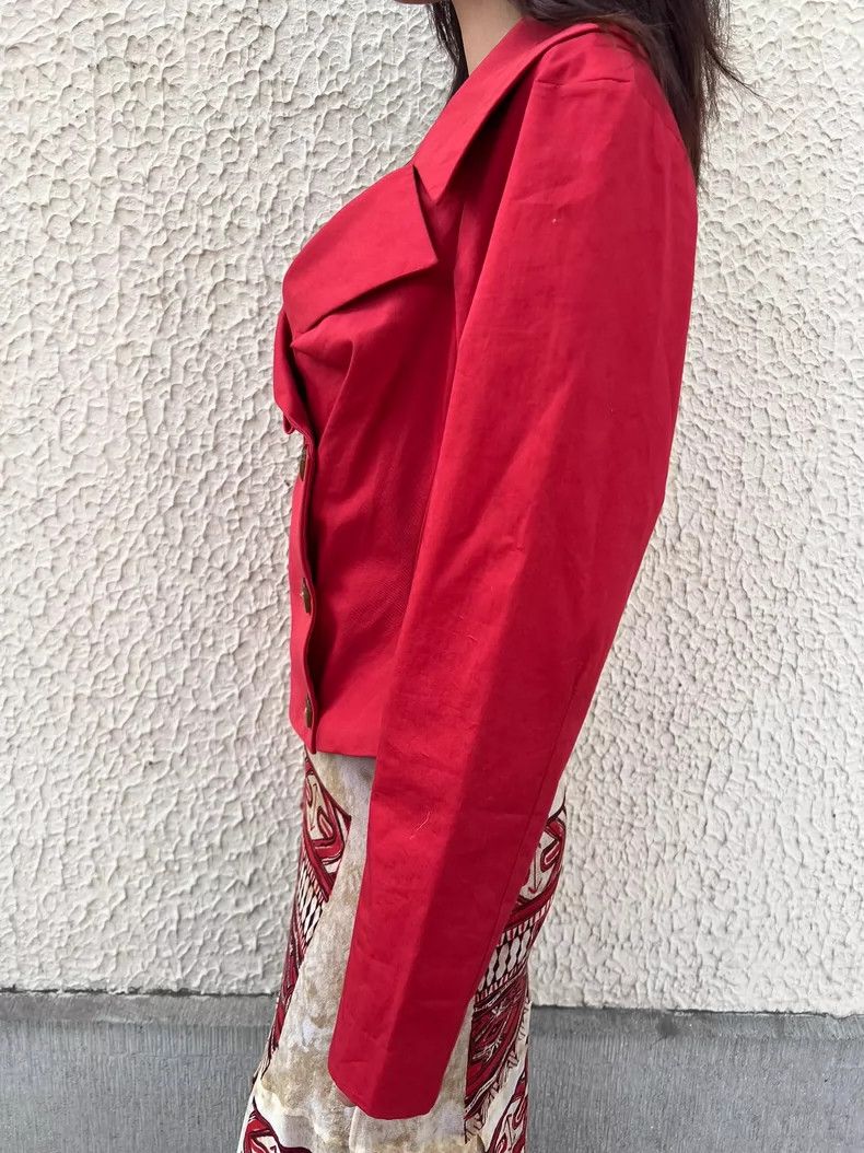 Vivienne Westwood Vivienne Westwood A red shirt with a crumpled, wide collar Size M / US 6-8 / IT 42-44 - 3 Thumbnail