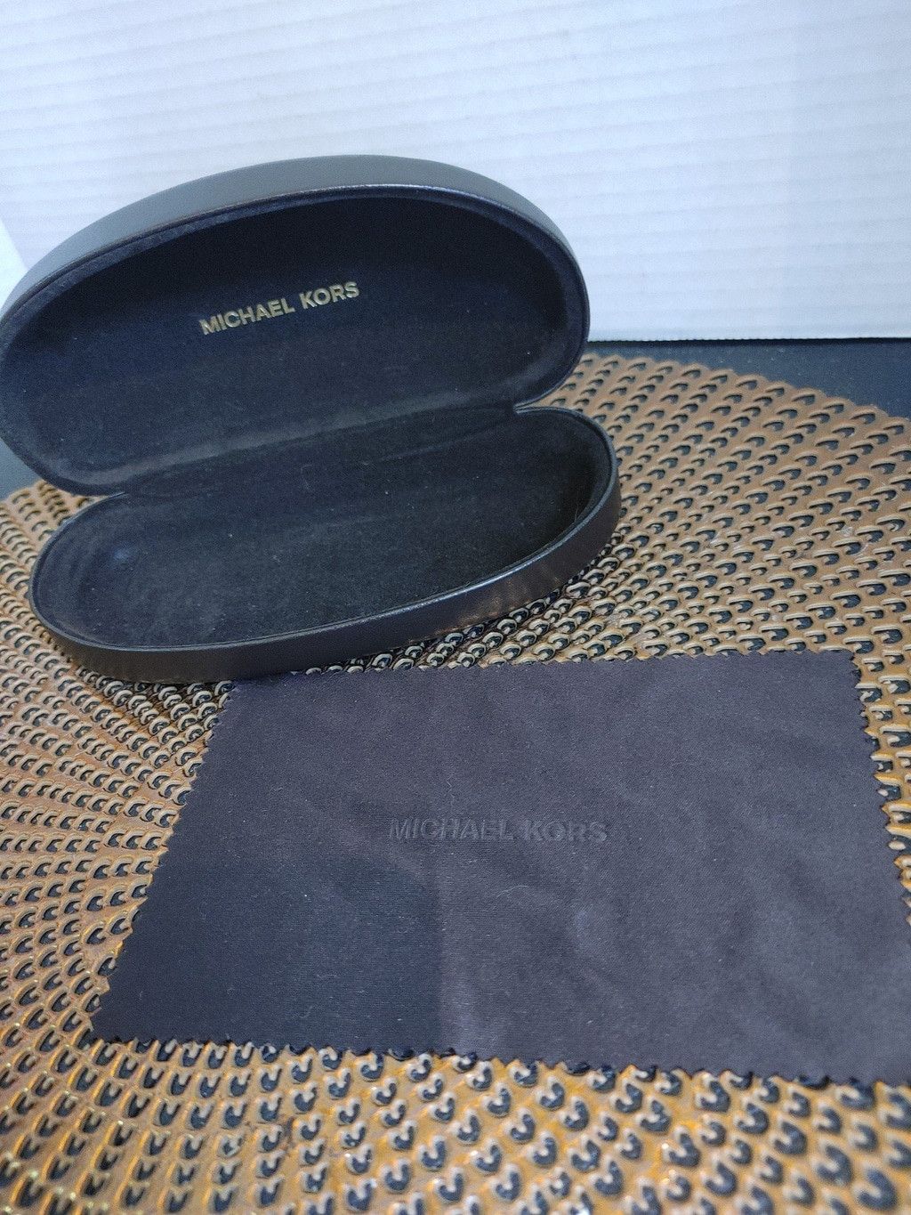 Michael Kors Michael Kors leather clamshell glasses Size ONE SIZE - 5 Thumbnail