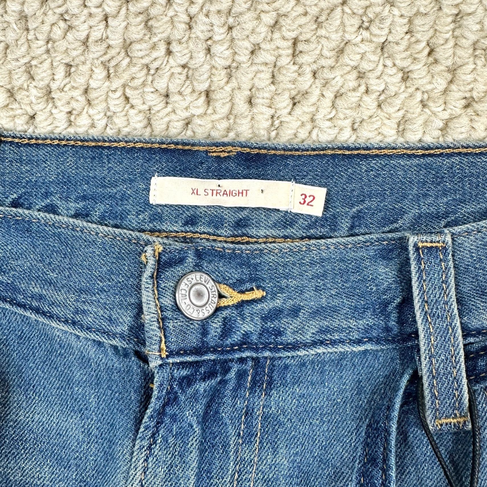 VINTAGE Levis XL Straight Jeans Women 32x31 Blue Denim Cotton Linen Wide Leg Baggy - Levi's Jeans - 80s Grunge Retro USA Mens?