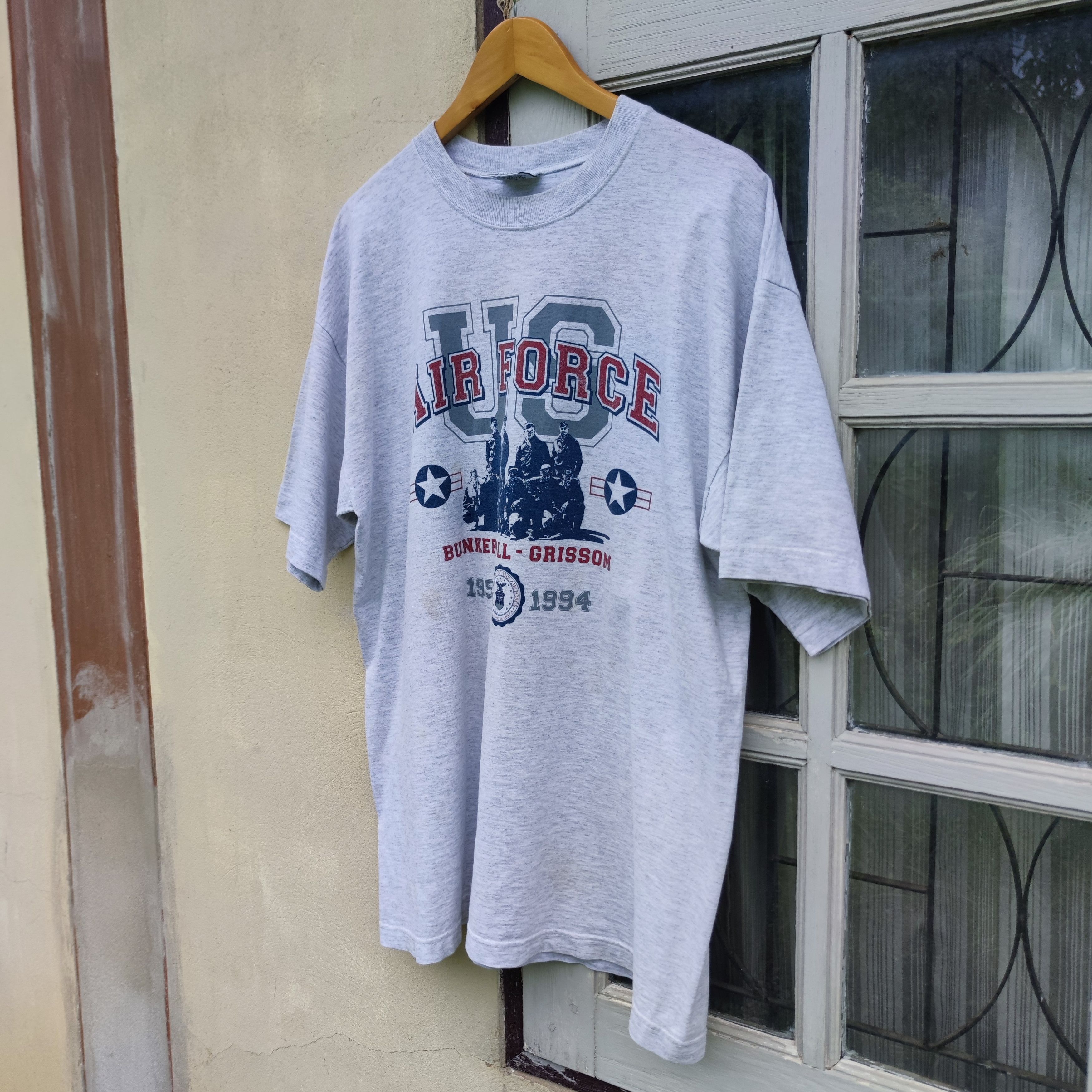 Vintage Vintage 90s US air force Bunkers Hill Grissom T Shirt Size US S / EU 44-46 / 1 - 6 Thumbnail