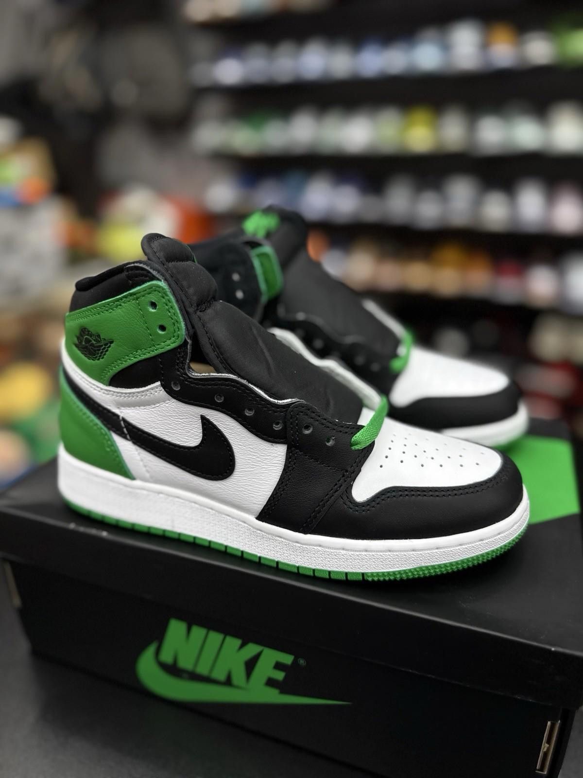 Jordan Brand Nike Air Jordan 1 Retro High OG "Lucky Green" (GS) 6Y/7.5W Size US 6 / EU 39 - 3 Thumbnail