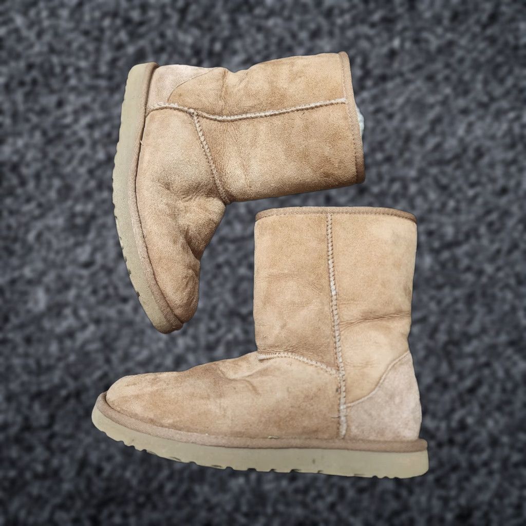 Ugg Ugg Australia Women 5825 Classic Short Sheepskin Boots Shoes sz 9 Boots Brown Suede Sheepskin Slip-On Flat 9 Womens Classic Size 30" / US 8 / IT 44 - 1 Thumbnail