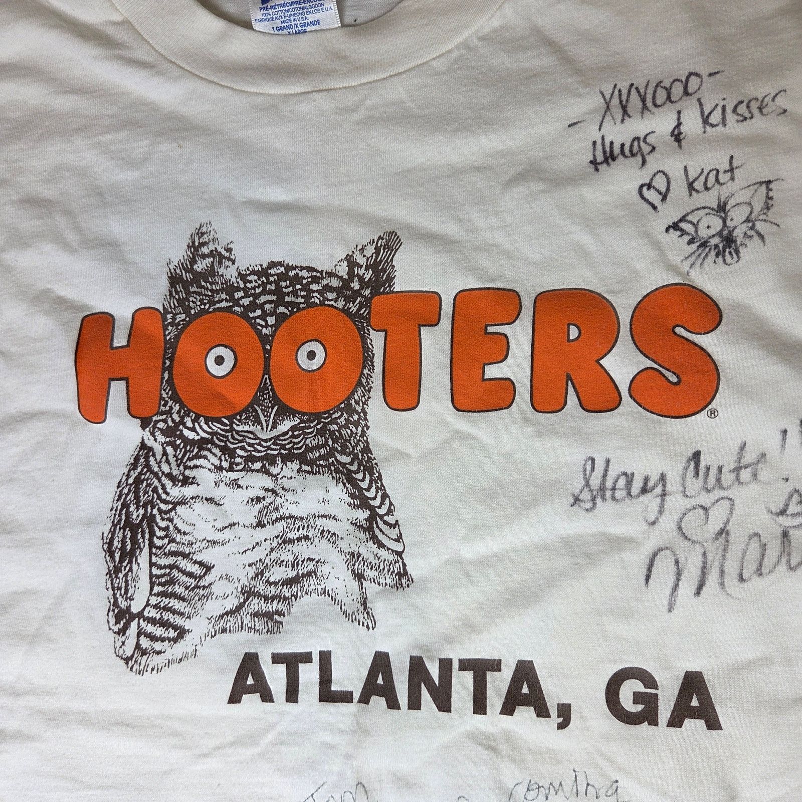 Hanes Hooters Atlanta GA Signed Vintage Tee XL USA Size US XL / EU 56 / 4 - 3 Thumbnail
