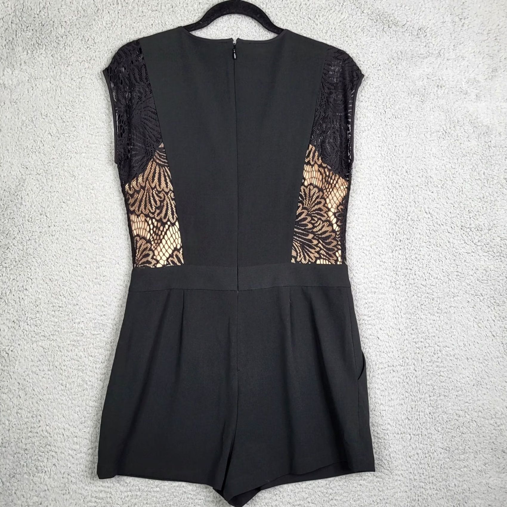Bcbgmaxazria BCBGMAXAZRIA Jumpsuit One-Piece Black Women's Size 6 NEW V-Neck Short Sleeve Floral Romper Size 28" / US 6 / IT 42 - 2 Thumbnail