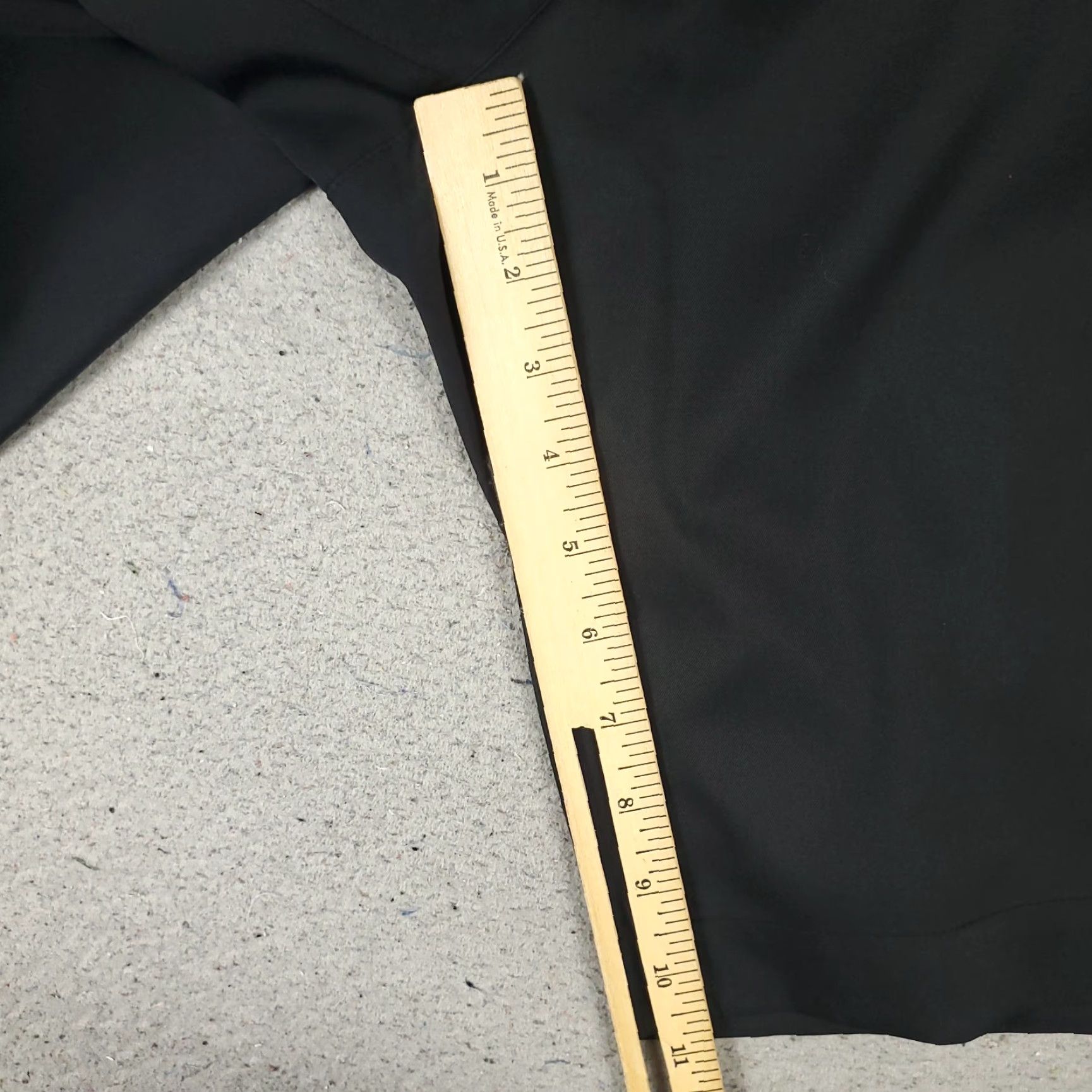 Nike Nike Shorts Mens 40 Black Swoosh Golf Dri Fit Casual Flat Front Chino Size US 40 / EU 56 - 6 Thumbnail