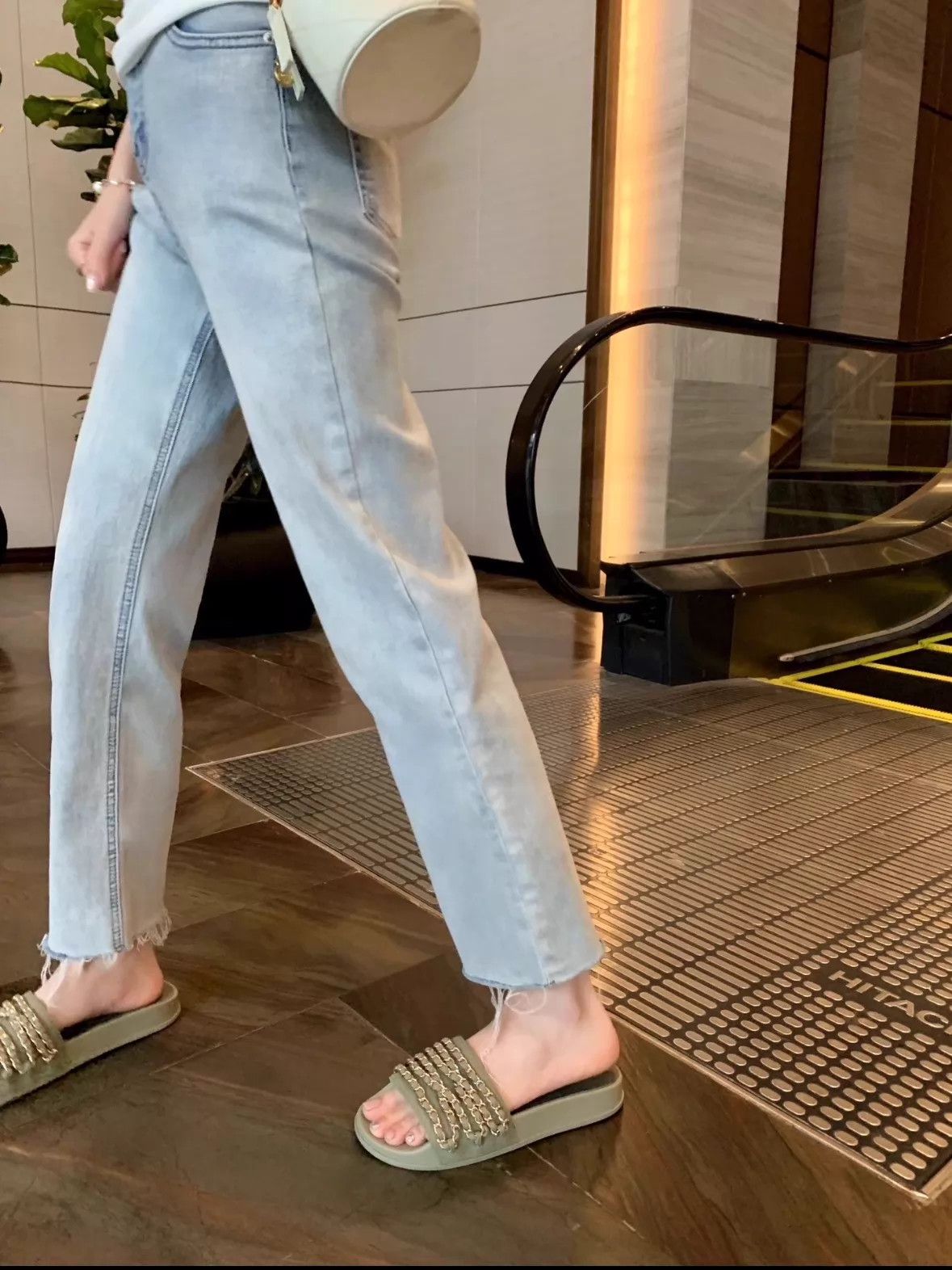 Chanel Chanel Cactus Green DC Chain Slippers 38(37.5-38) 98N Size US 7.5 / IT 37.5 - 7 Thumbnail