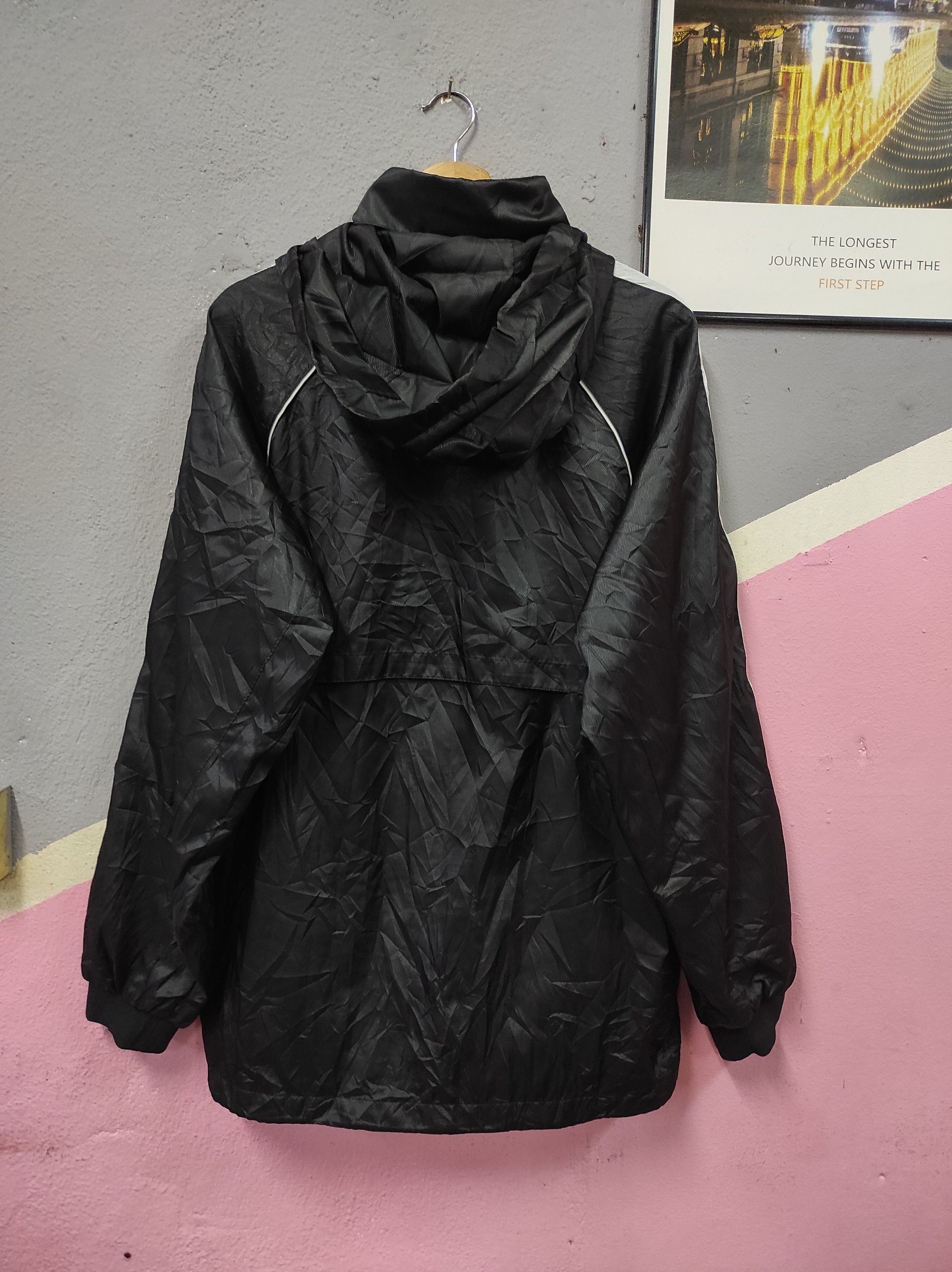 Nike NIKE VTG NYLON JACKET HOODED Size US XL / EU 56 / 4 - 7 Thumbnail