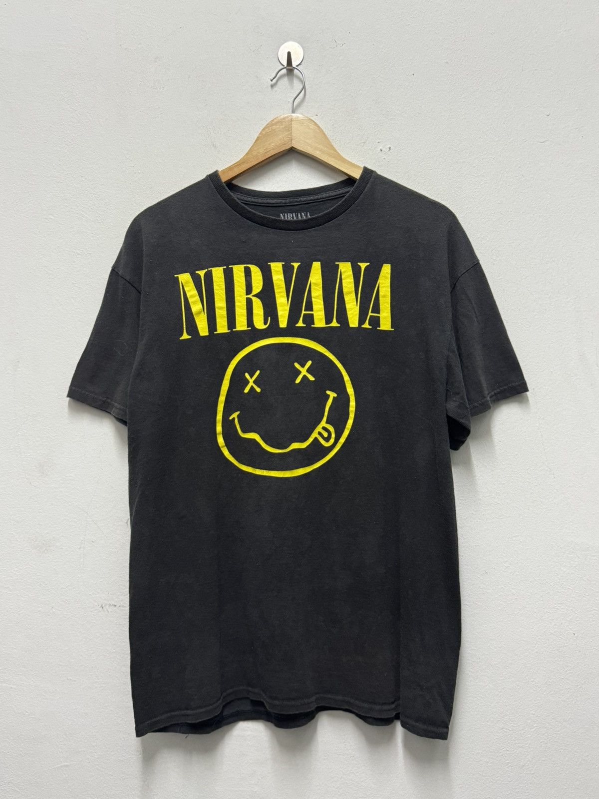 Band Tees Nirvana smile dead iconic Size US L / EU 52-54 / 3 - 1 Thumbnail