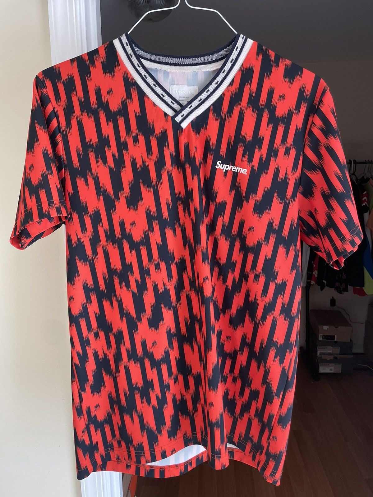 Supreme Supreme orange striker soccer jersey size medium 2015 rare 