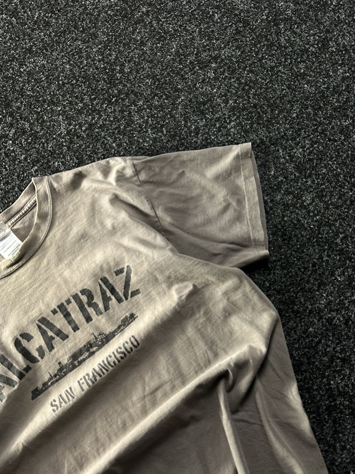 Vintage 🚨1990s Alcatraz United States Graphic Tee Prison ARHIVE Size US M / EU 48-50 / 2 - 3 Thumbnail