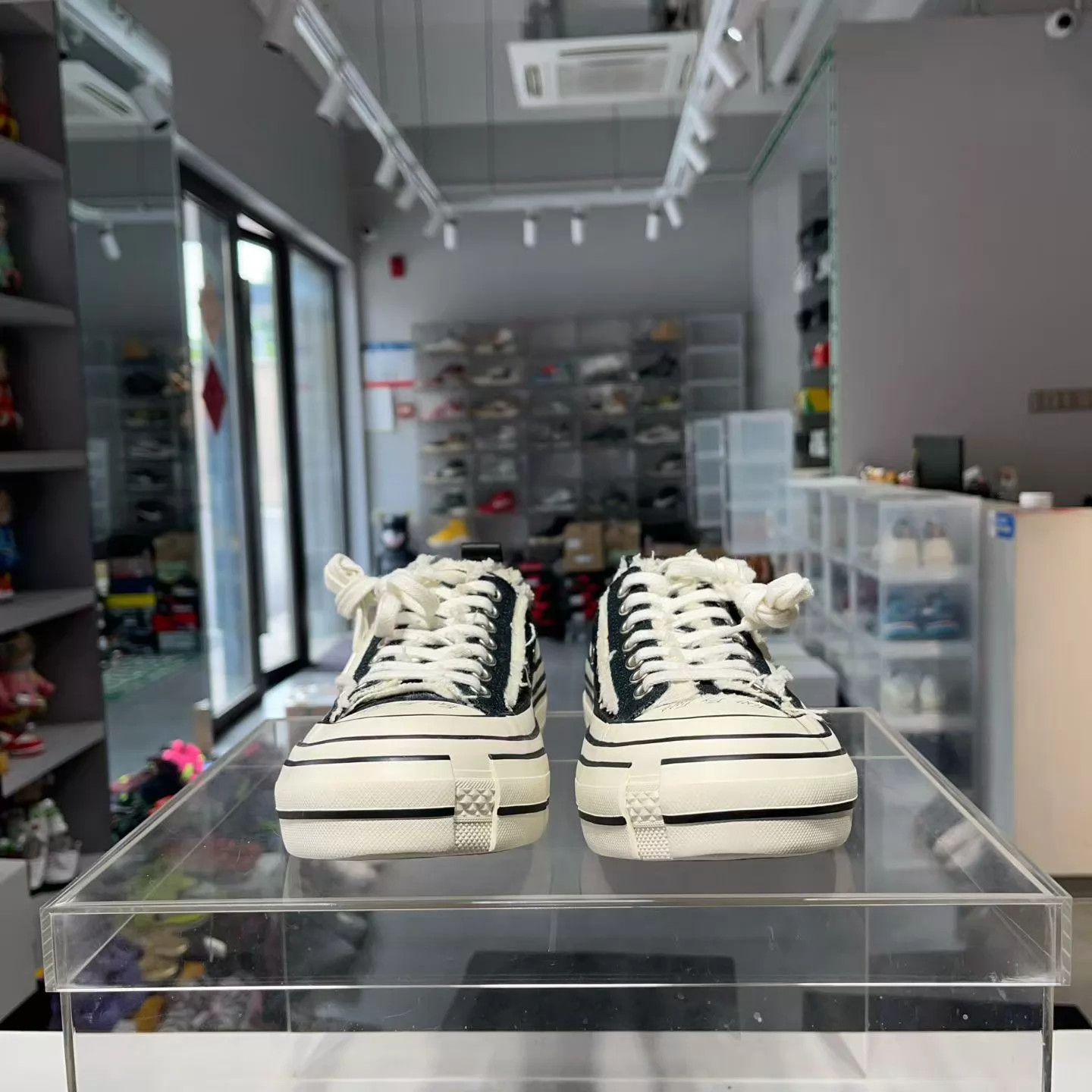 Other xVESSEL Wu Jianhao Black White 37 (worn once) Size US 6.5 / IT 36.5 - 1 Thumbnail