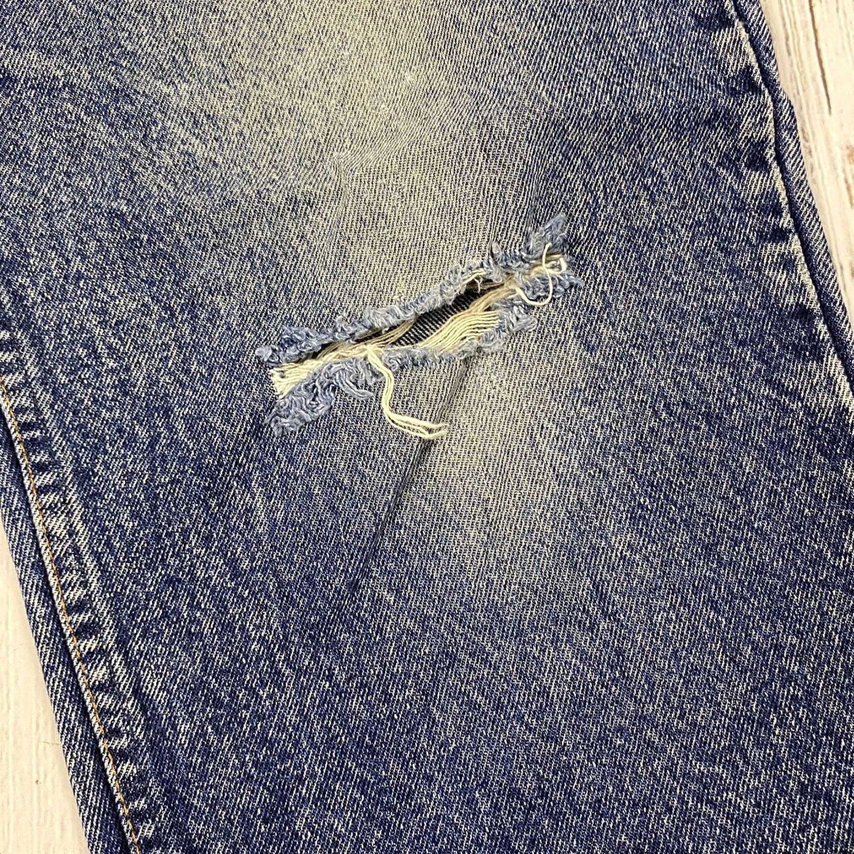 Levi's Vintage Levi's 550 Jeans Men Dark Wash Denim 38x32 USA Made Faded Tapered Size US 38 / EU 54 - 4 Thumbnail