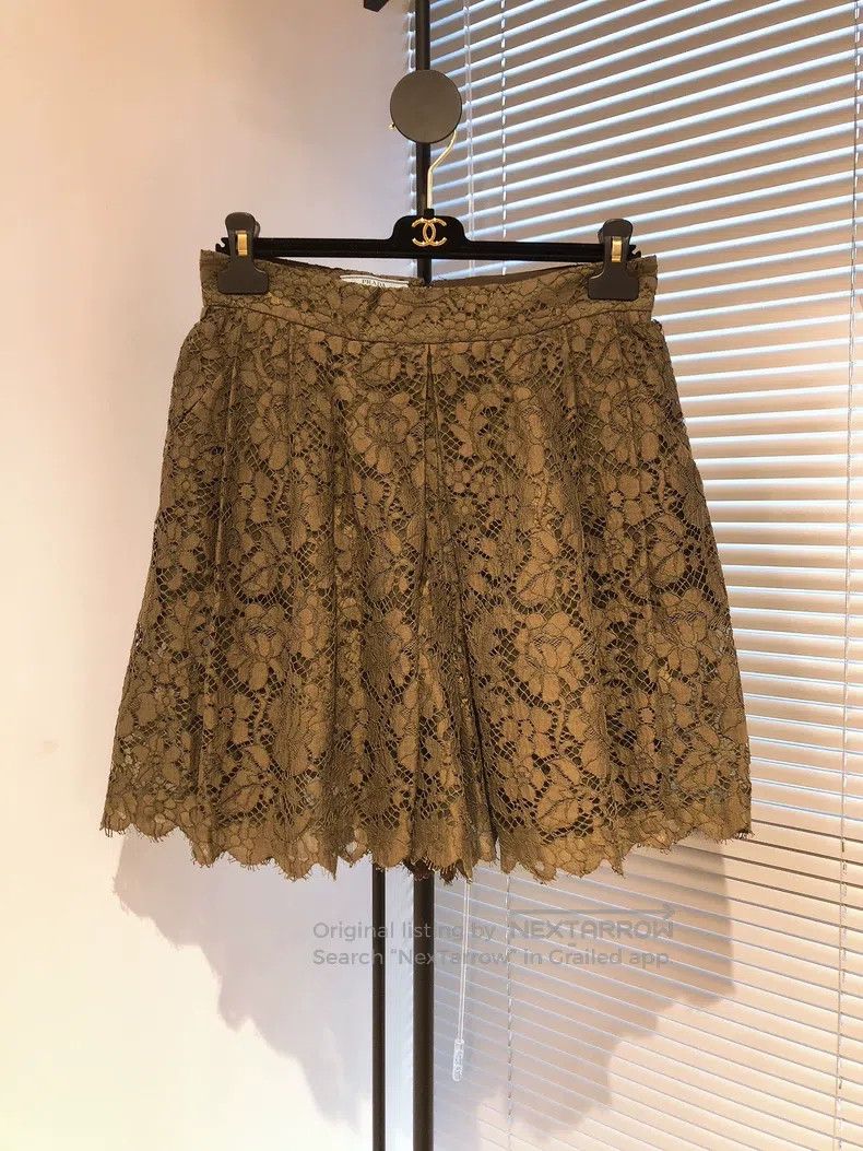 Prada Prada Lace shorts and skirt Size 27" / US 4 / IT 40 - 1 Thumbnail