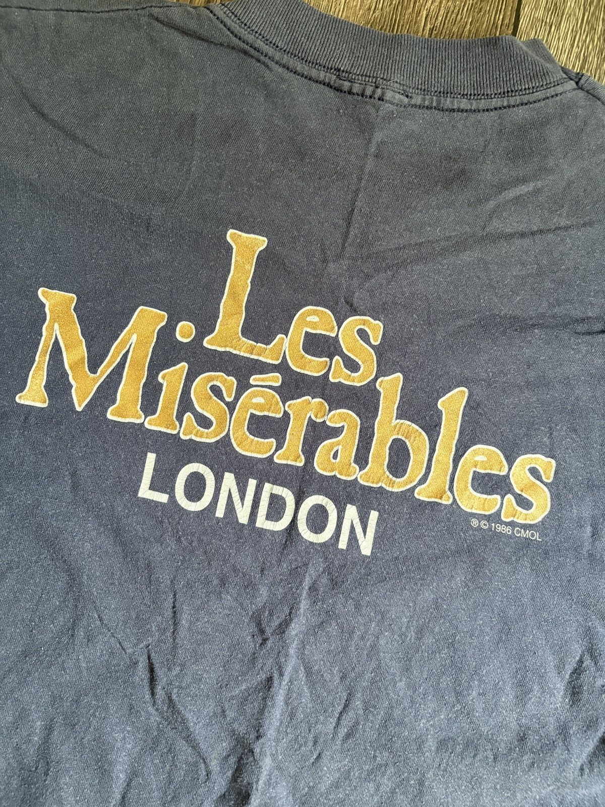 Other Vintage 1986 Promo Les Miserables London Graphic Movie Tee Size US L / EU 52-54 / 3 - 10 Thumbnail