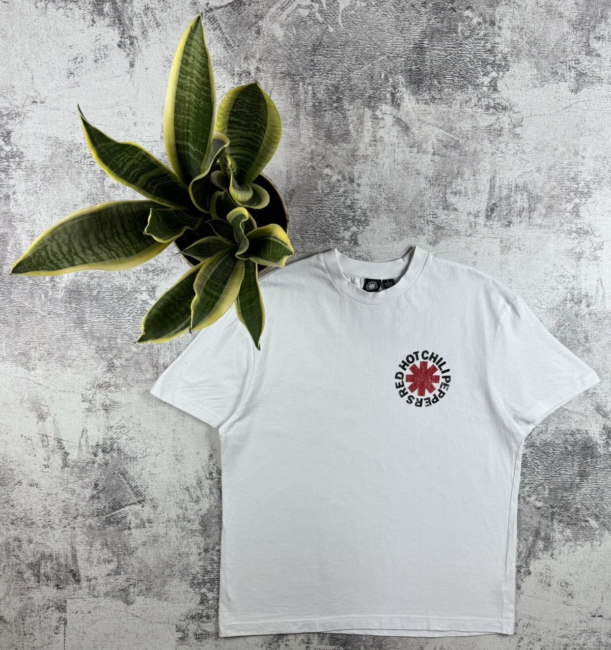 Band Tees Red Hot Chili Peppers RHCP Vintage Merch Devil T Shirt Tee Size US L / EU 52-54 / 3 - 2 Thumbnail