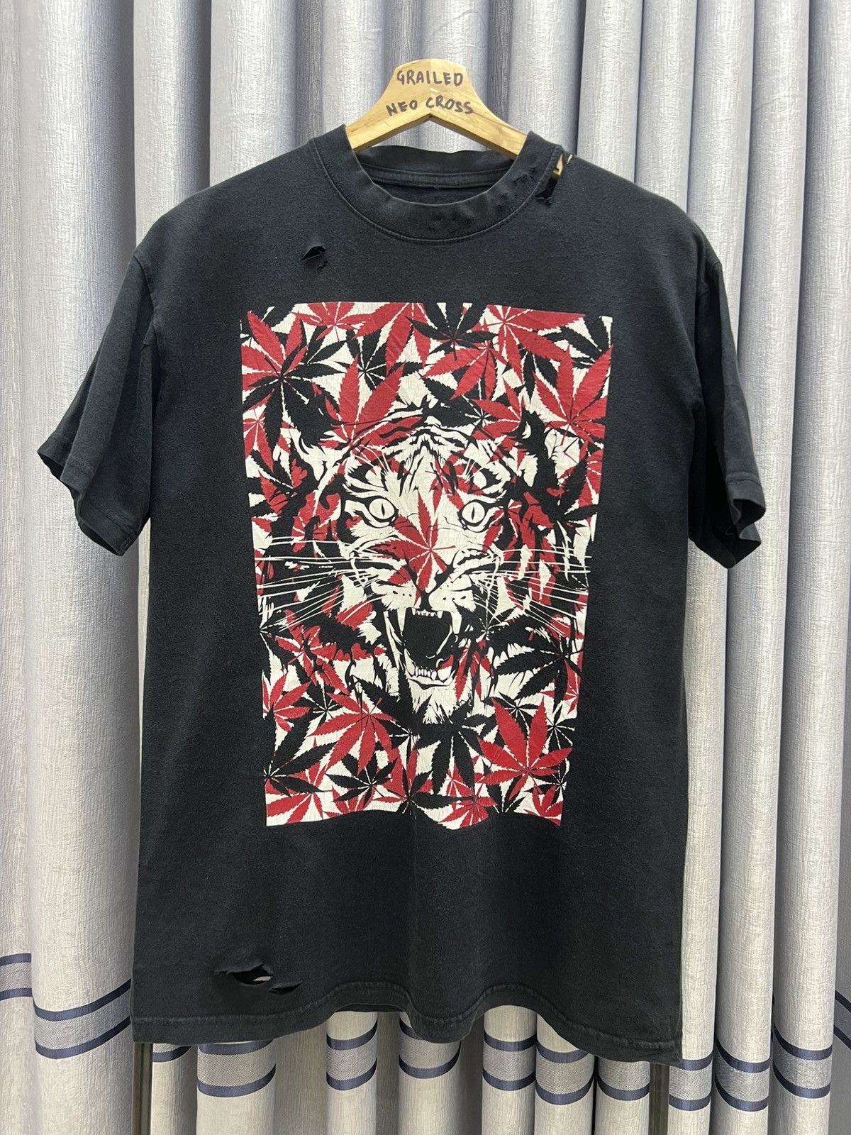 Japanese Brand THRASHED FADED CANNABIS TIGER MOTION DISTRESSED TEE Size US L / EU 52-54 / 3 - 1 Thumbnail