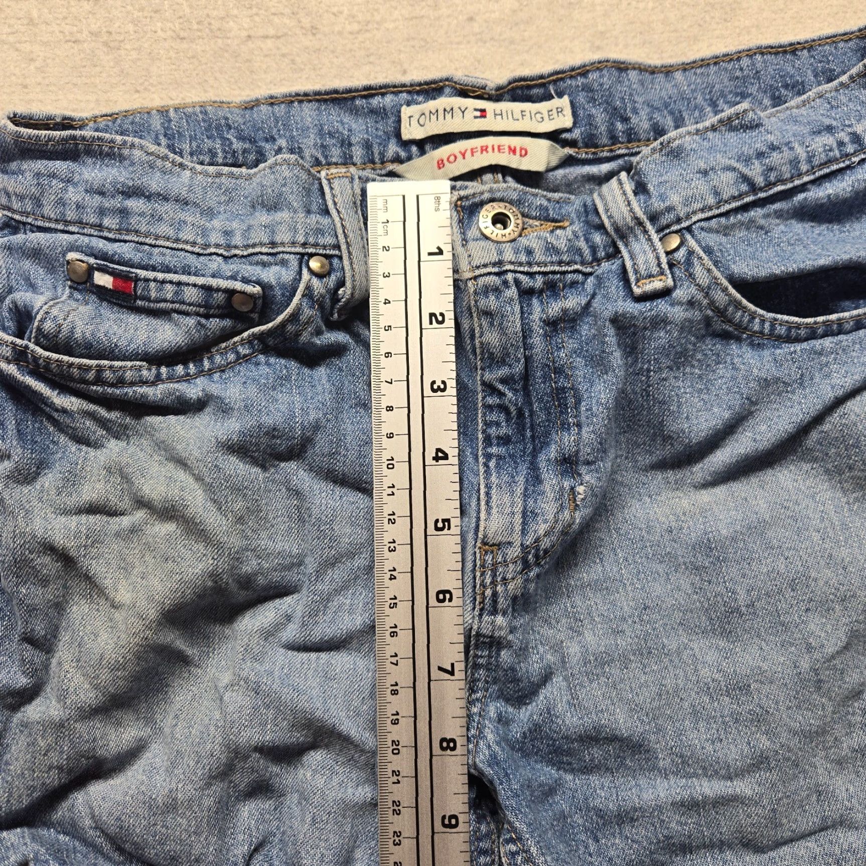 Tommy Hilfiger VINTAGE Tommy Hilfiger Denim Blue Jean Shorts Women's Size 6 Low Rise 5-Pocket Boyfriend Size 28" / US 6 / IT 42 - 7 Thumbnail