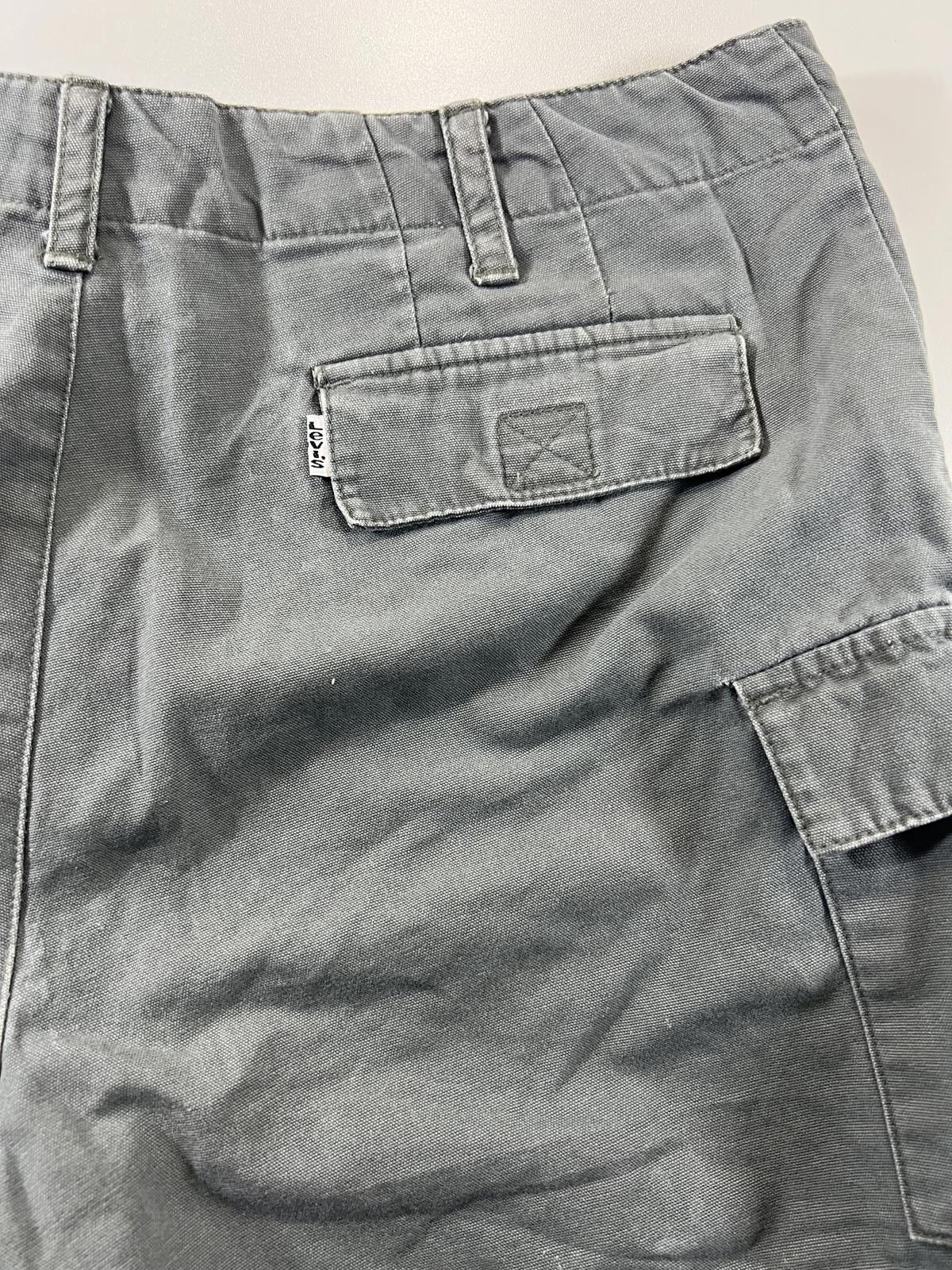Old Navy Vintage Levi’s Men's Gray Cargo Shorts Size 33 Size US 31 - 10 Thumbnail