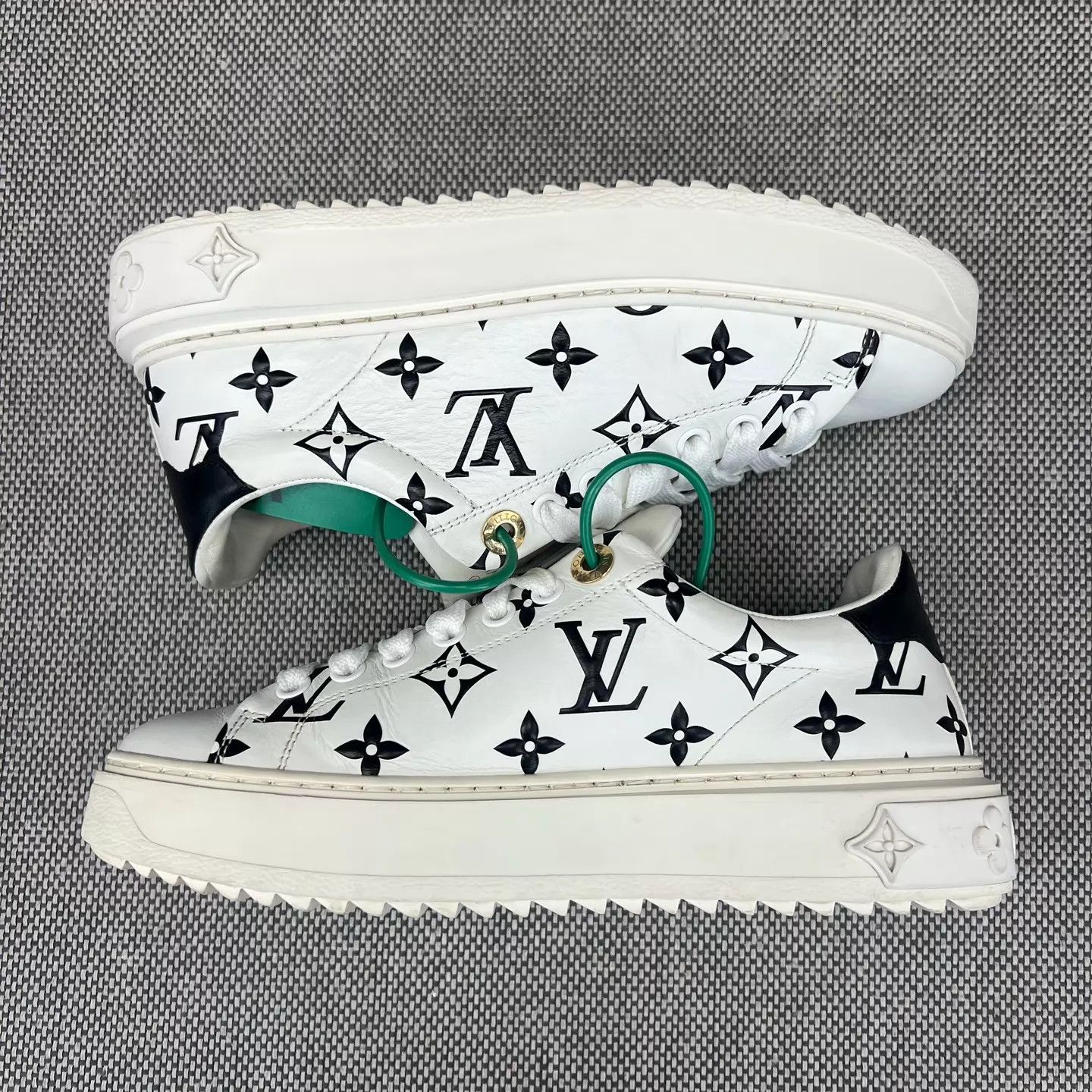 Louis Vuitton LV Time Out Black White All Over Print 34.5 Size US 4 / IT 34 - 3 Thumbnail