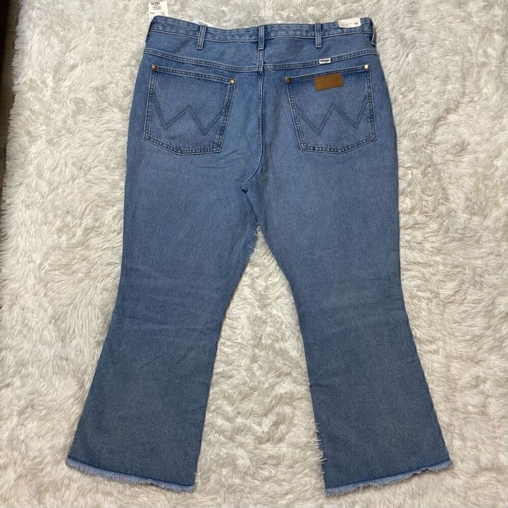 Wrangler Wrangler Wrock High Rise Kicked Flare Jean Raw Hem 35x27 NEW Size 35" - 6 Thumbnail