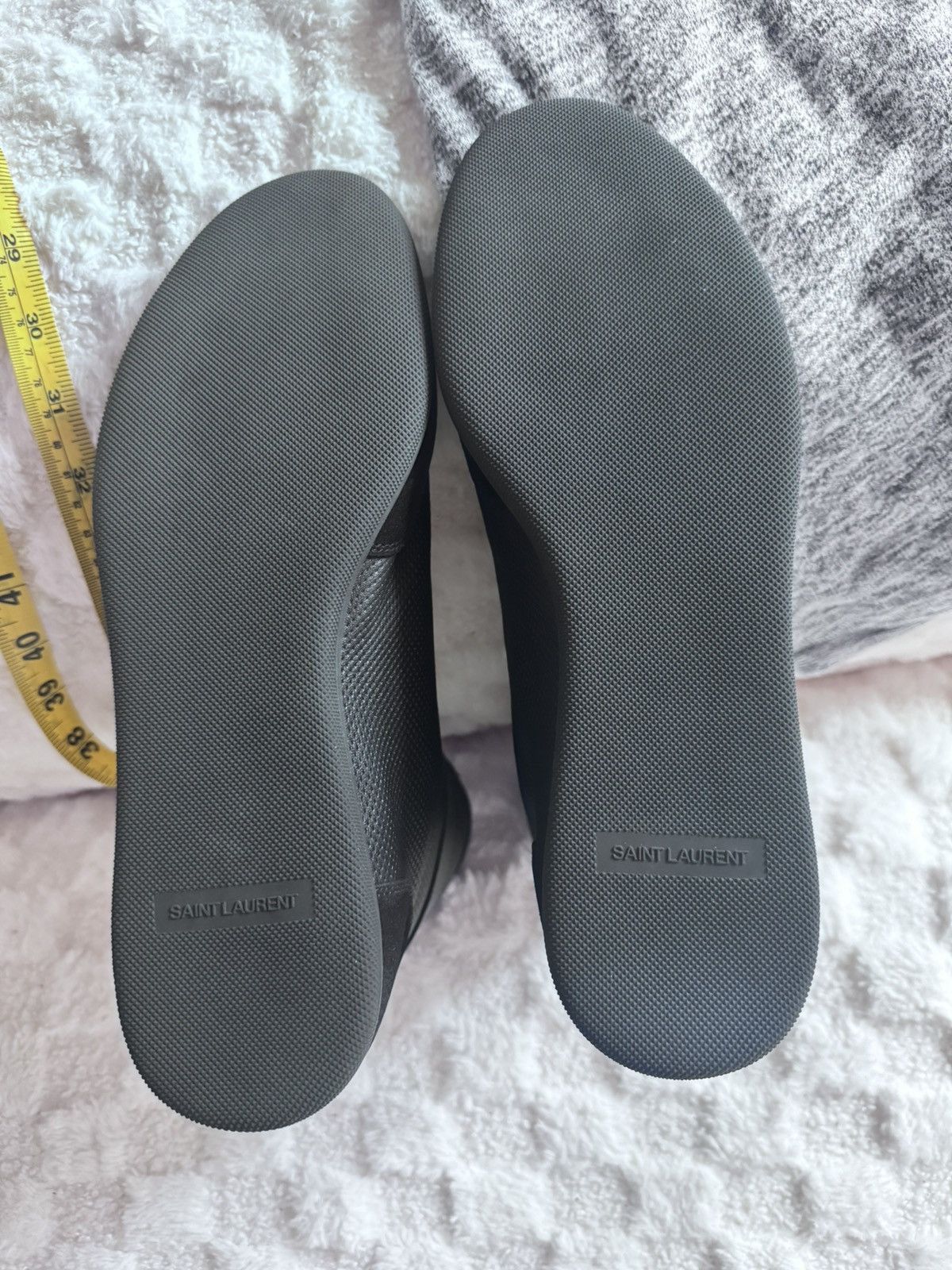 Saint Laurent Paris Brand new Saint Laurent Paris Men’s Hightop Sneaker Size 40 Size US 8 / EU 41 - 16 Thumbnail